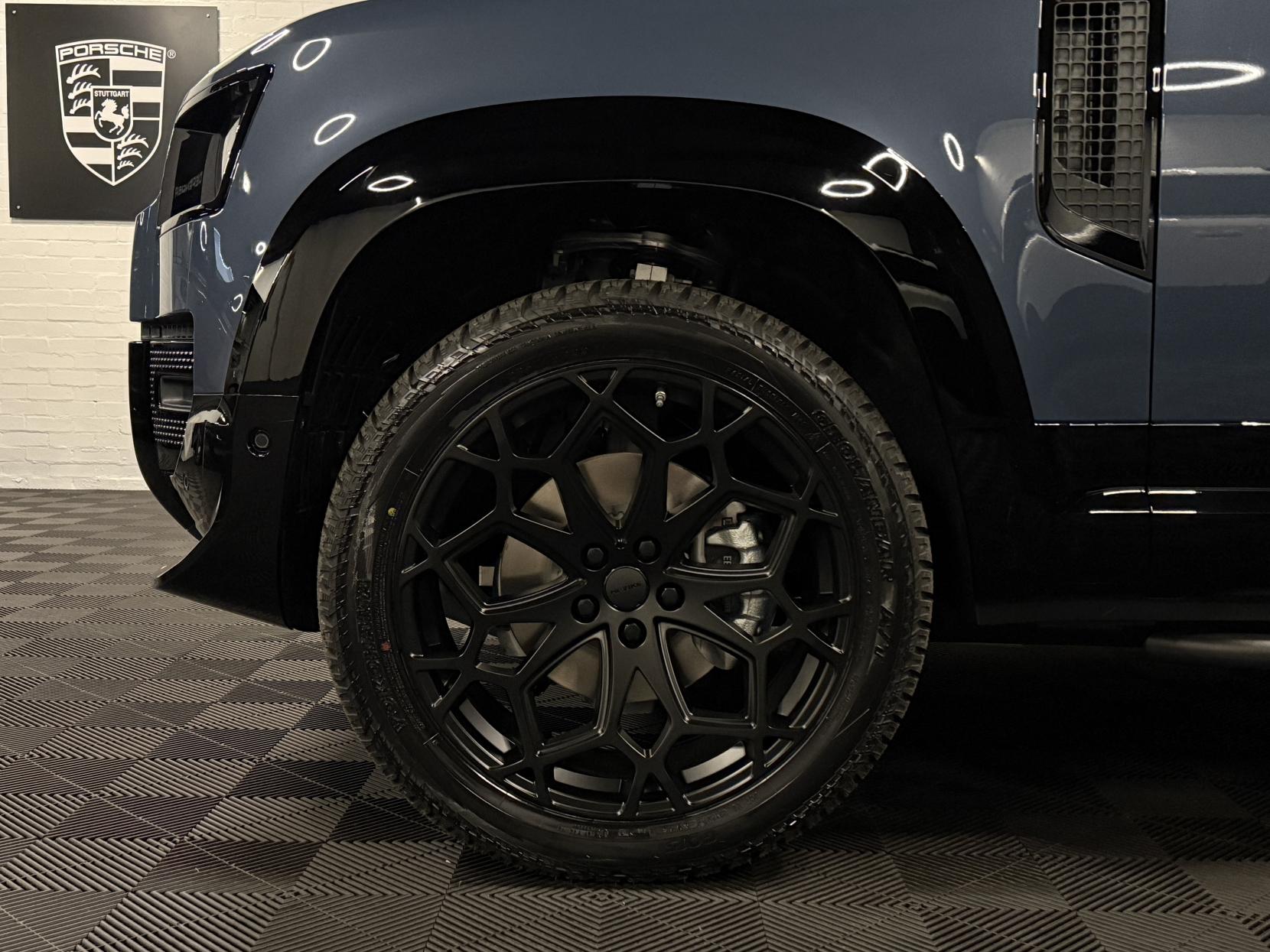 Land Rover Defender 90 3.0 D250 MHEV S Hard Top SUV 3dr Diesel Auto 4WD SWB Euro 6 (s/s) (249 ps)