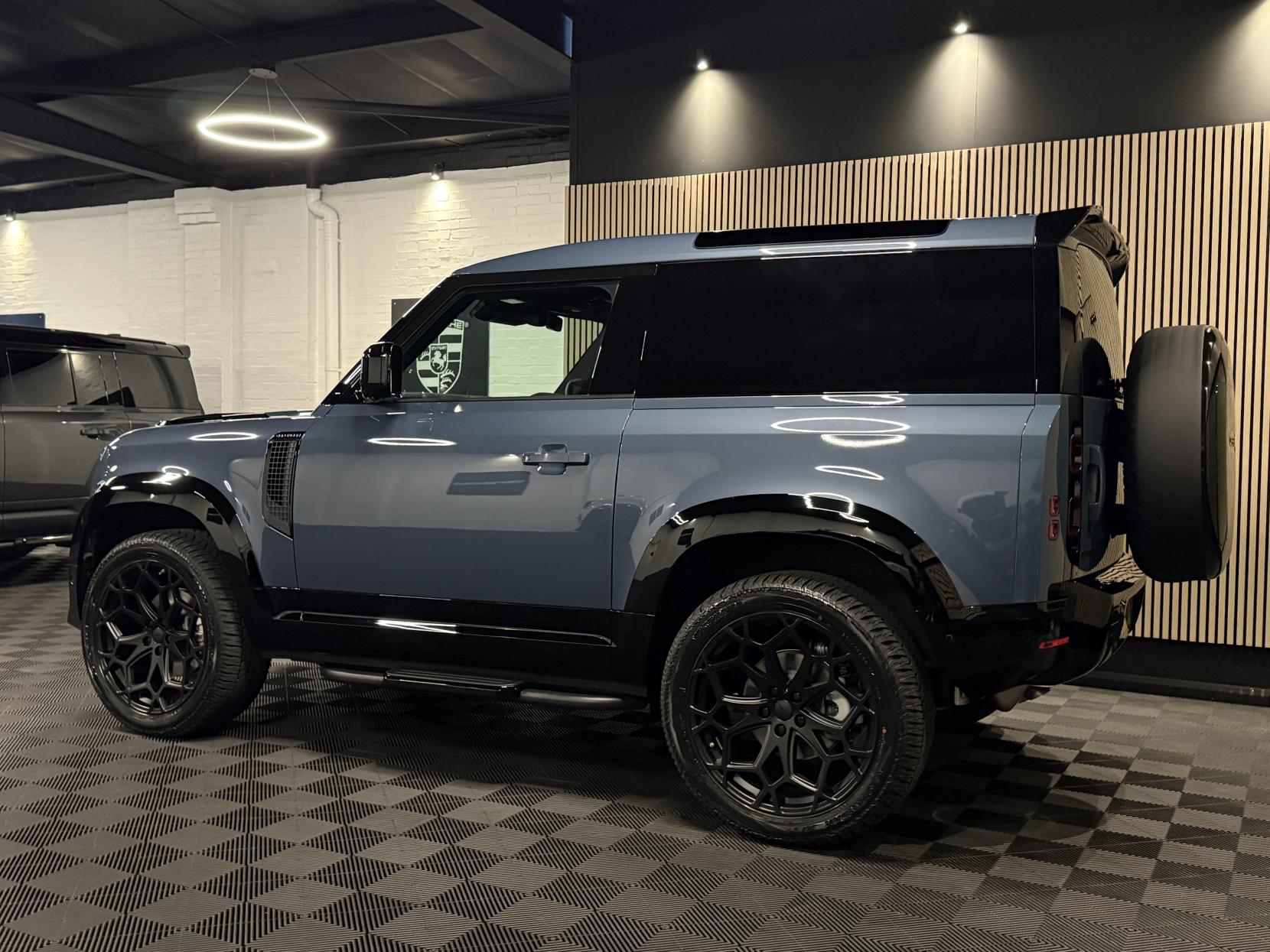 Land Rover Defender 90 3.0 D250 MHEV S Hard Top SUV 3dr Diesel Auto 4WD SWB Euro 6 (s/s) (249 ps)