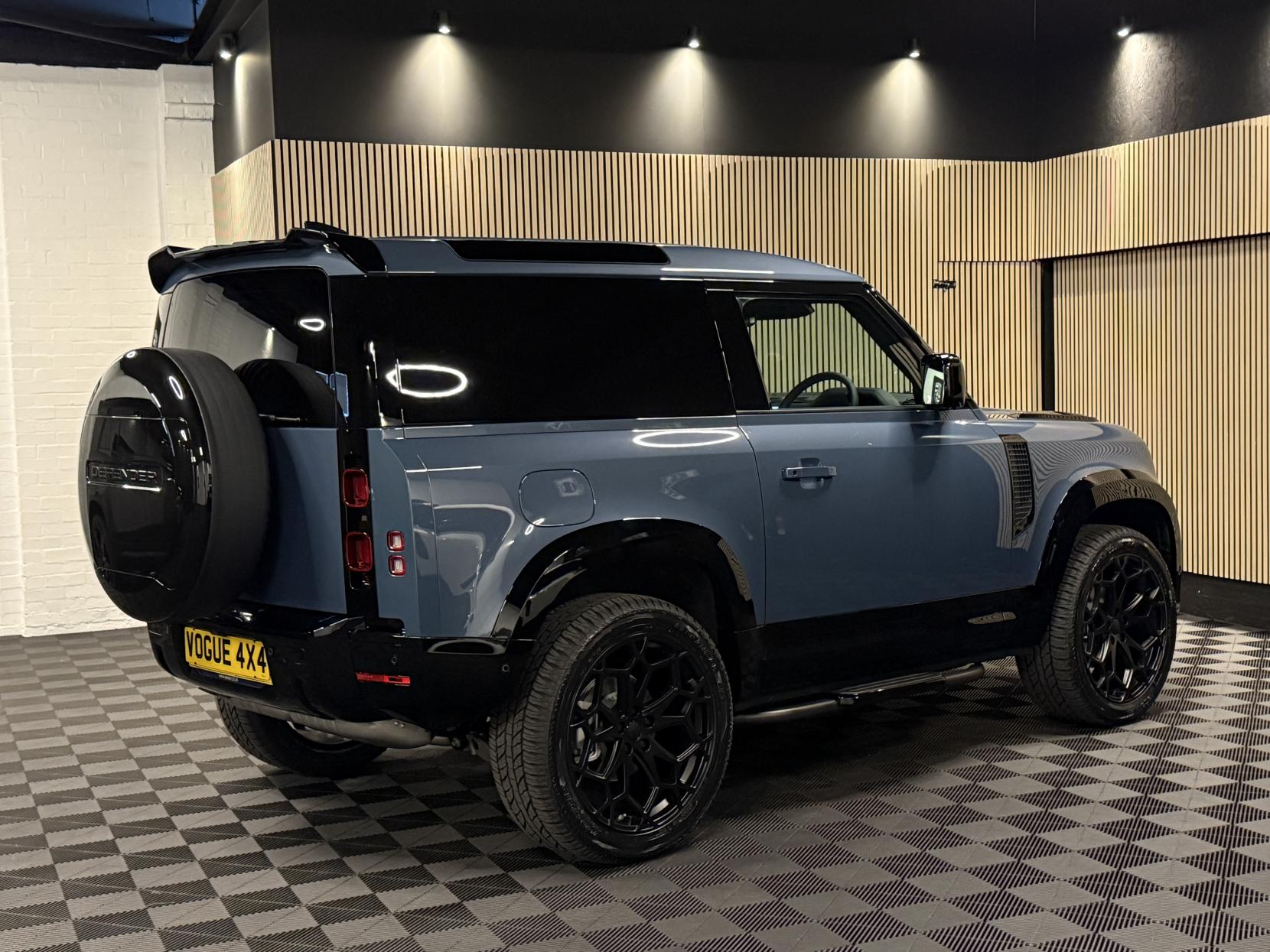 Land Rover Defender 90 3.0 D250 MHEV S Hard Top SUV 3dr Diesel Auto 4WD SWB Euro 6 (s/s) (249 ps)