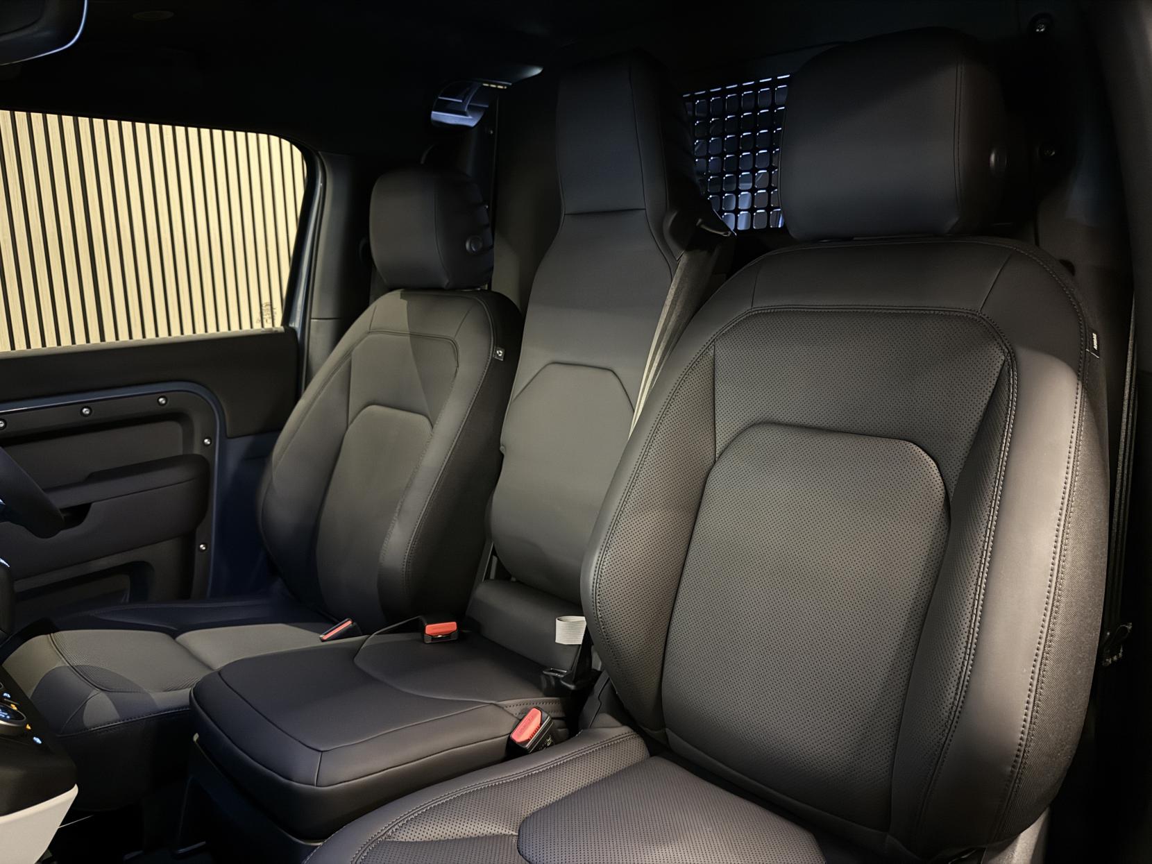 Land Rover Defender 90 3.0 D250 MHEV S Hard Top SUV 3dr Diesel Auto 4WD SWB Euro 6 (s/s) (249 ps)