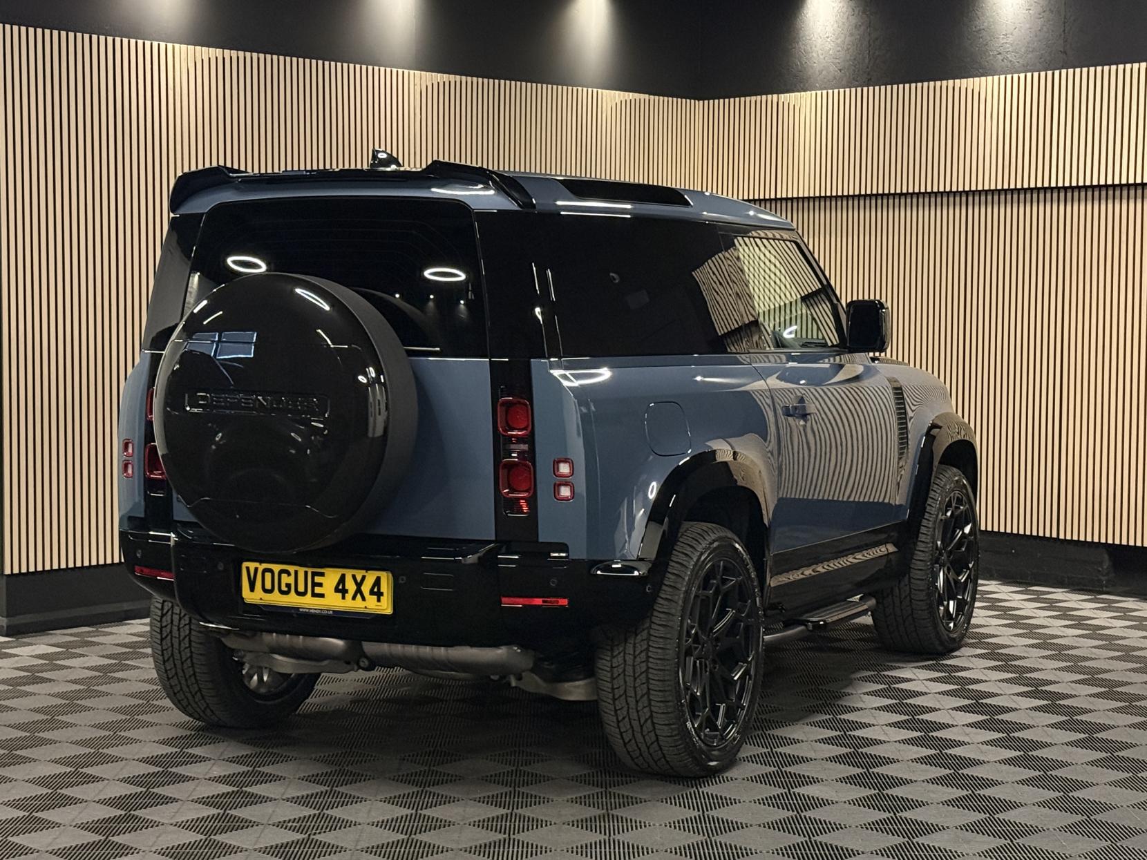 Land Rover Defender 90 3.0 D250 MHEV S Hard Top SUV 3dr Diesel Auto 4WD SWB Euro 6 (s/s) (249 ps)