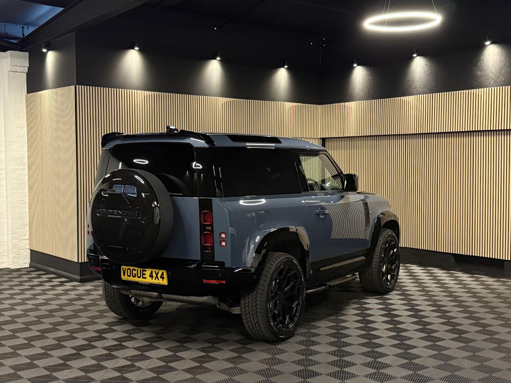 Land Rover Defender 90 3.0 D250 MHEV S Hard Top SUV 3dr Diesel Auto 4WD SWB Euro 6 (s/s) (249 ps)