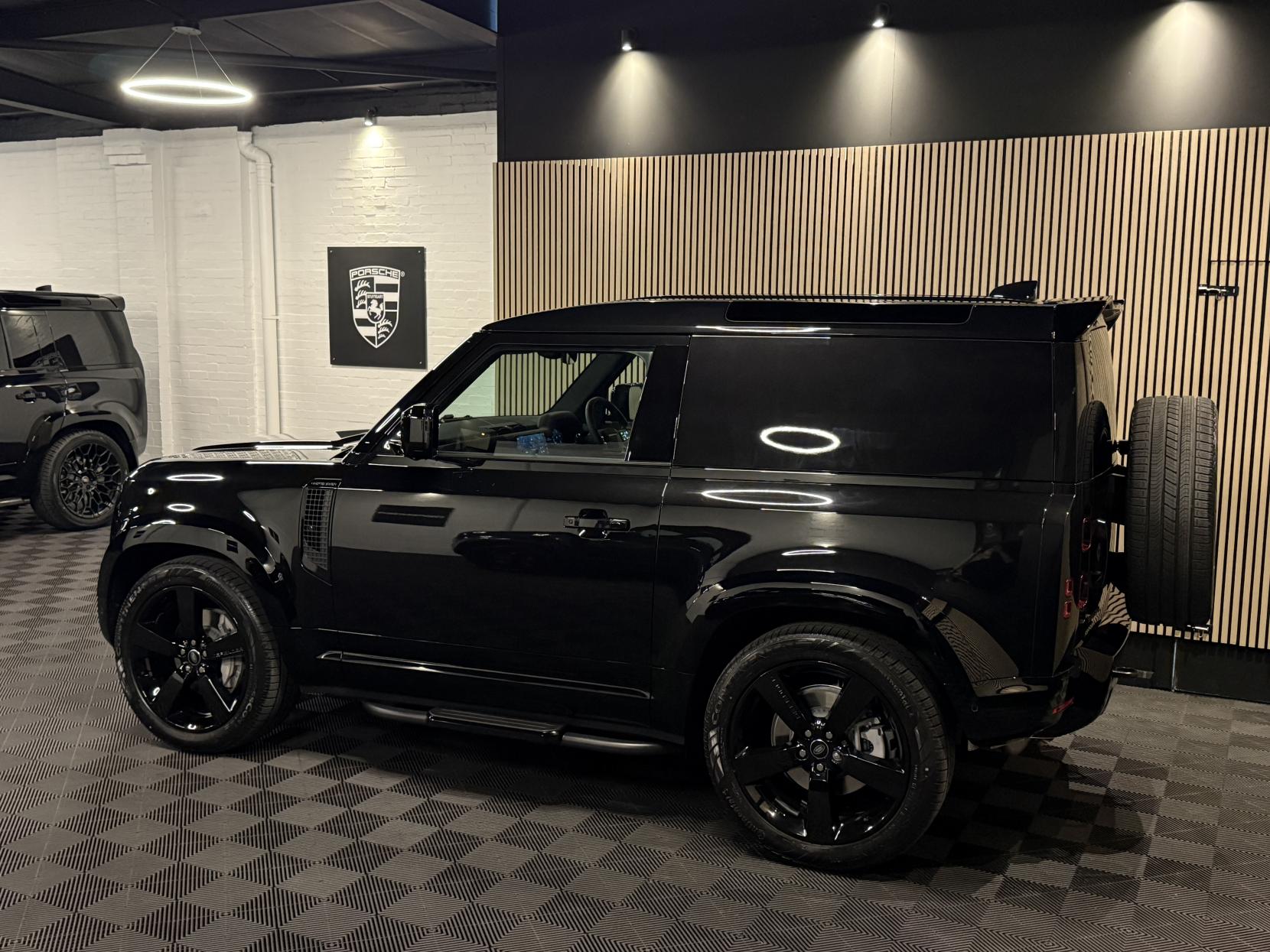 Land Rover Defender 90 3.0 D350 MHEV X-Dynamic HSE Hard Top SUV 3dr Diesel Auto 4WD SWB Euro 6 (s/s) (350 ps)