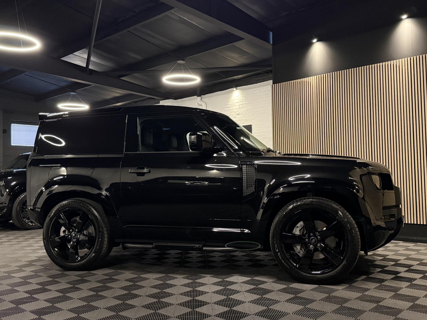 Land Rover Defender 90 3.0 D350 MHEV X-Dynamic HSE Hard Top SUV 3dr Diesel Auto 4WD SWB Euro 6 (s/s) (350 ps)
