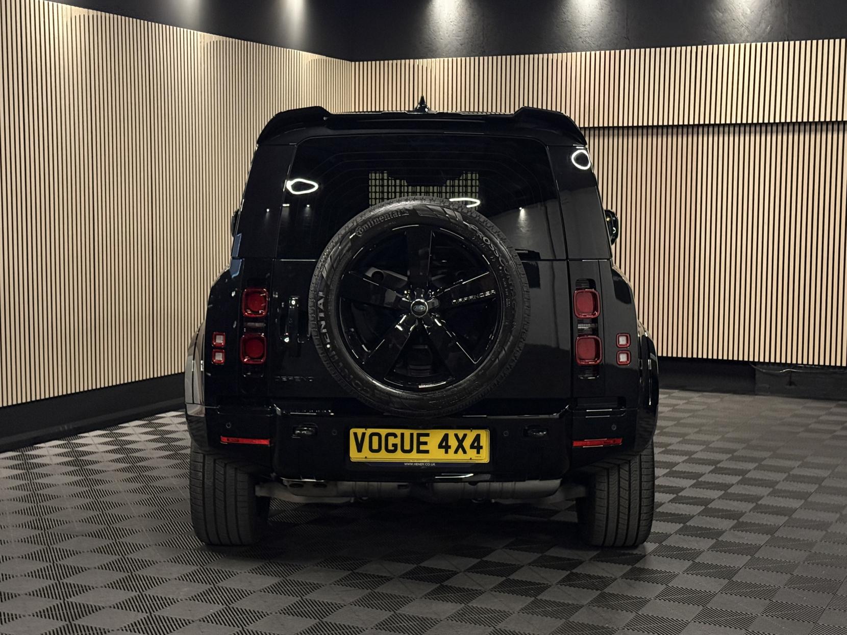 Land Rover Defender 90 3.0 D350 MHEV X-Dynamic HSE Hard Top SUV 3dr Diesel Auto 4WD SWB Euro 6 (s/s) (350 ps)