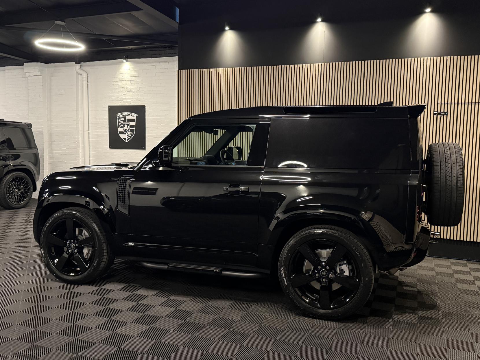 Land Rover Defender 90 3.0 D350 MHEV X-Dynamic HSE Hard Top SUV 3dr Diesel Auto 4WD SWB Euro 6 (s/s) (350 ps)