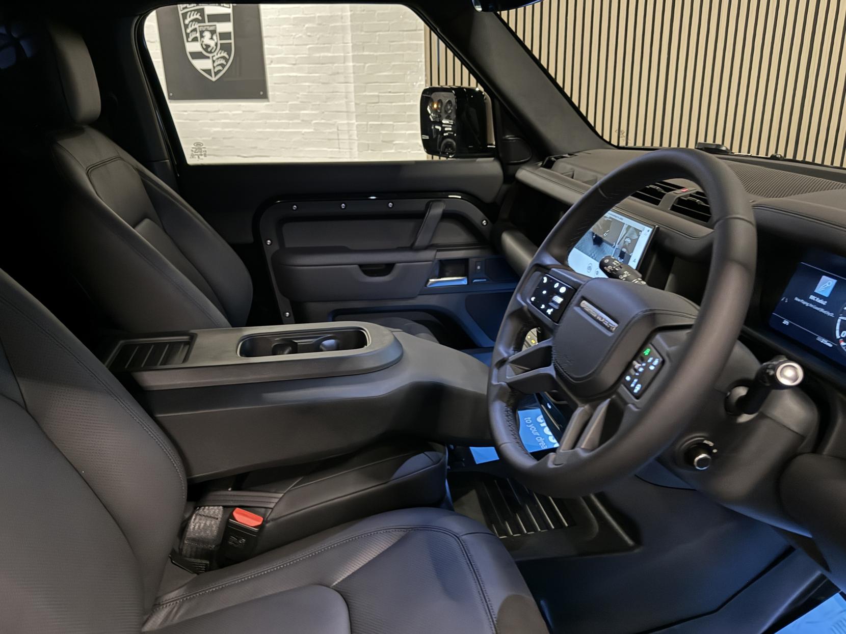 Land Rover Defender 90 3.0 D350 MHEV X-Dynamic HSE Hard Top SUV 3dr Diesel Auto 4WD SWB Euro 6 (s/s) (350 ps)