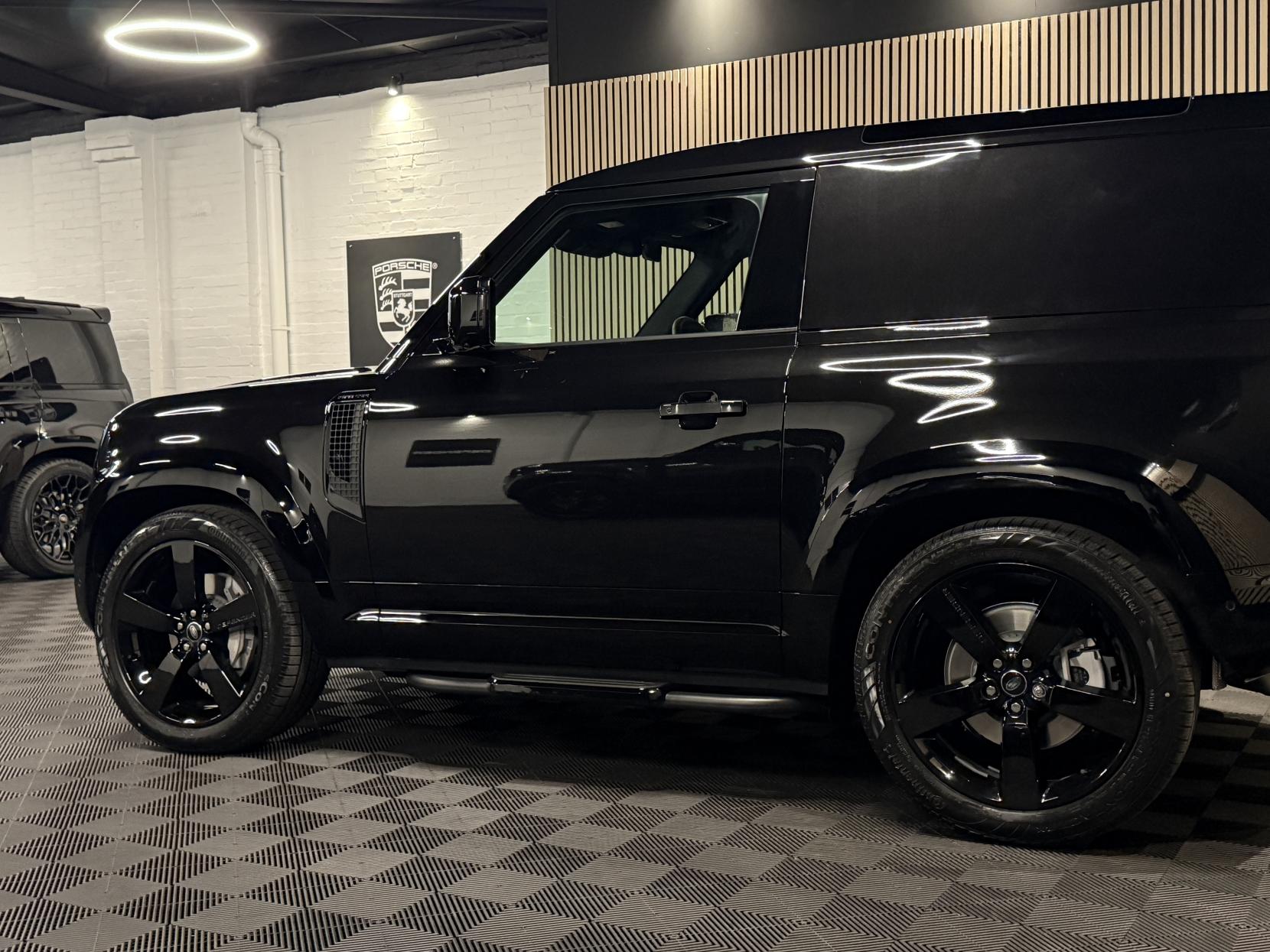 Land Rover Defender 90 3.0 D350 MHEV X-Dynamic HSE Hard Top SUV 3dr Diesel Auto 4WD SWB Euro 6 (s/s) (350 ps)