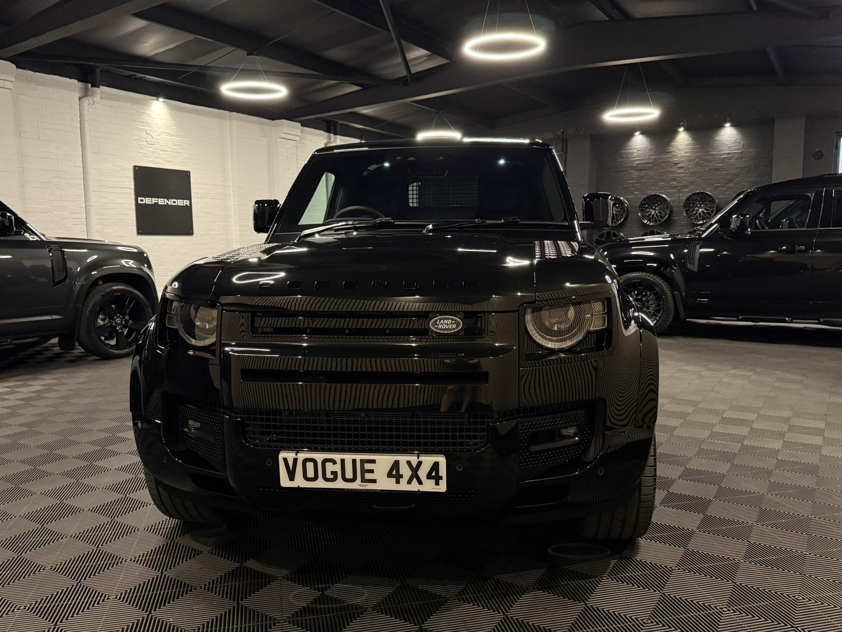 Land Rover Defender 90 3.0 D350 MHEV X-Dynamic HSE Hard Top SUV 3dr Diesel Auto 4WD SWB Euro 6 (s/s) (350 ps)