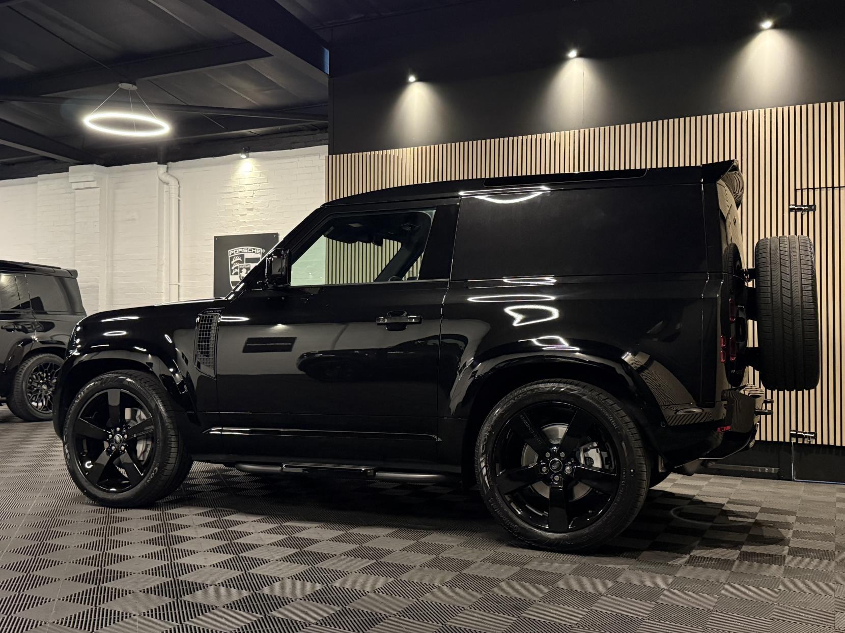Land Rover Defender 90 3.0 D350 MHEV X-Dynamic HSE Hard Top SUV 3dr Diesel Auto 4WD SWB Euro 6 (s/s) (350 ps)