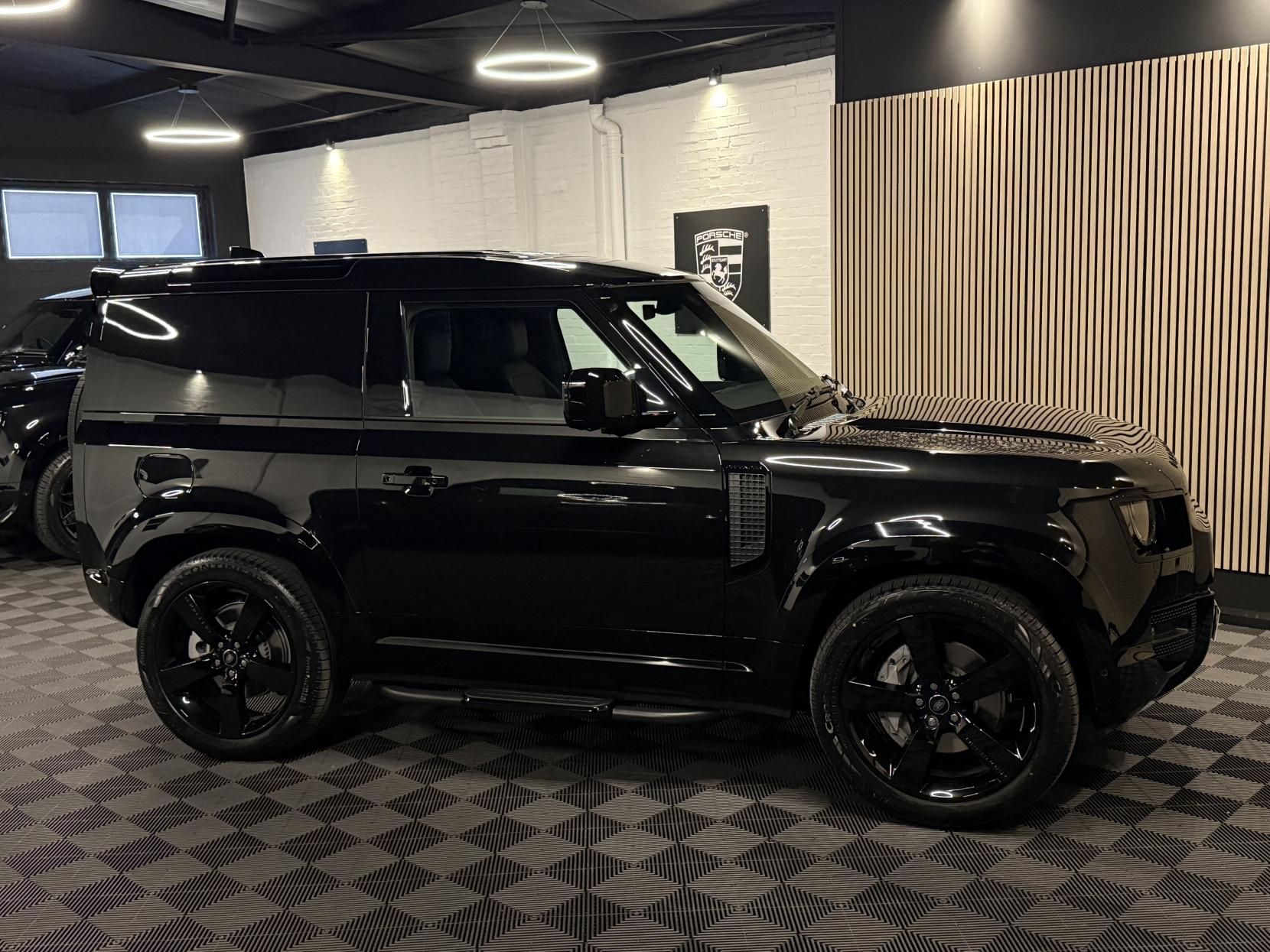 Land Rover Defender 90 3.0 D350 MHEV X-Dynamic HSE Hard Top SUV 3dr Diesel Auto 4WD SWB Euro 6 (s/s) (350 ps)