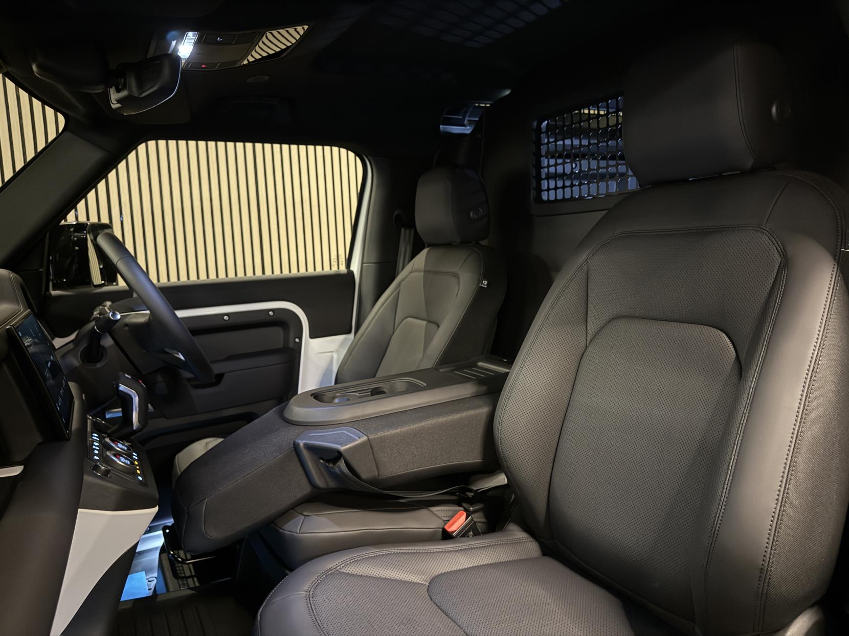 Land Rover Defender 90 3.0 D250 MHEV S Hard Top SUV 3dr Diesel Auto 4WD SWB Euro 6 (s/s) (250 ps)