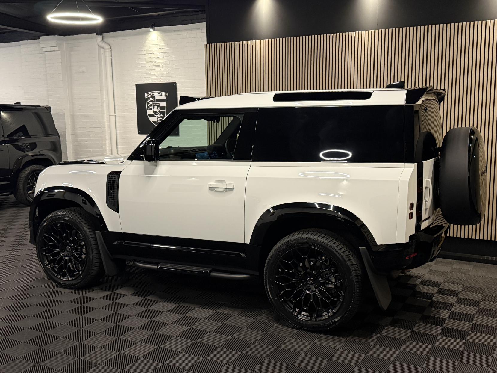 Land Rover Defender 90 3.0 D250 MHEV S Hard Top SUV 3dr Diesel Auto 4WD SWB Euro 6 (s/s) (250 ps)