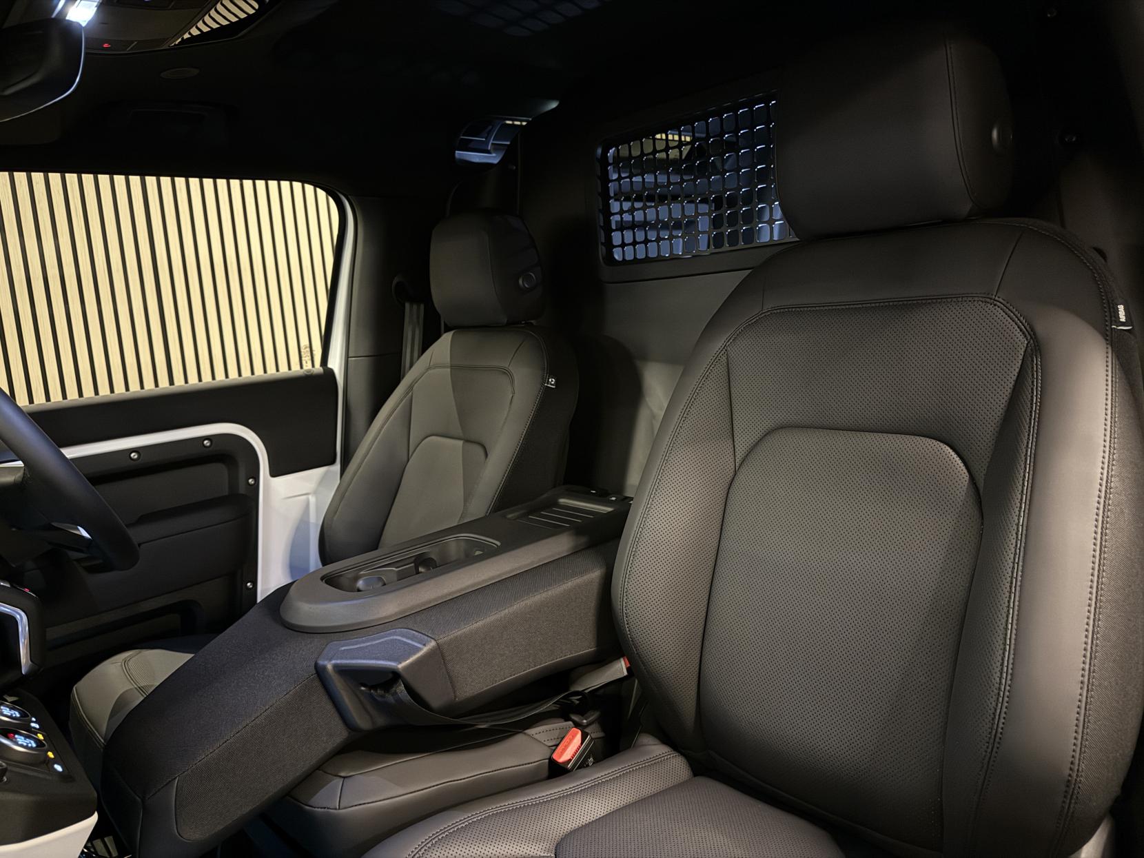 Land Rover Defender 90 3.0 D250 MHEV S Hard Top SUV 3dr Diesel Auto 4WD SWB Euro 6 (s/s) (250 ps)