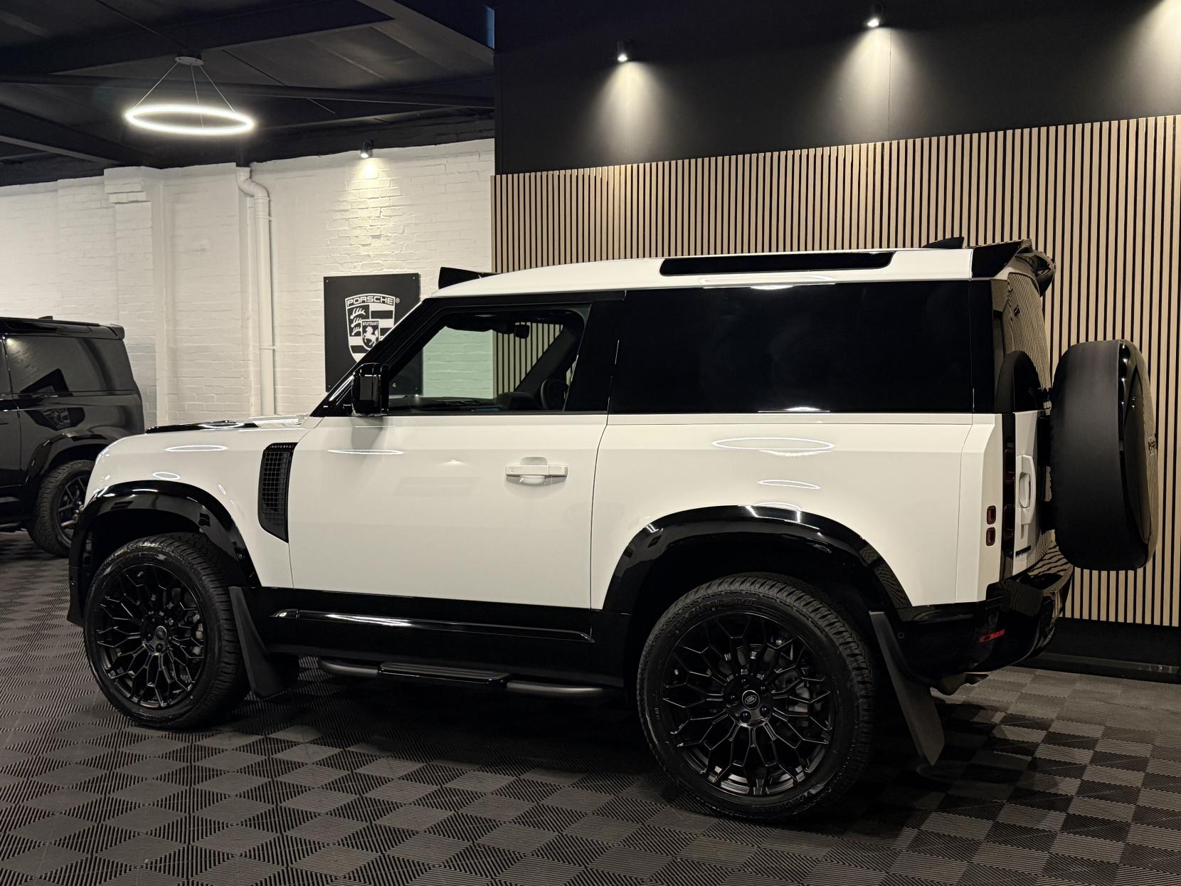 Land Rover Defender 90 3.0 D250 MHEV S Hard Top SUV 3dr Diesel Auto 4WD SWB Euro 6 (s/s) (250 ps)