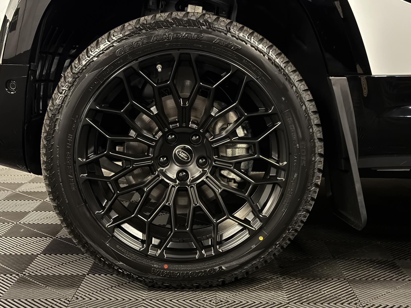 Land Rover Defender 90 3.0 D250 MHEV S Hard Top SUV 3dr Diesel Auto 4WD SWB Euro 6 (s/s) (250 ps)