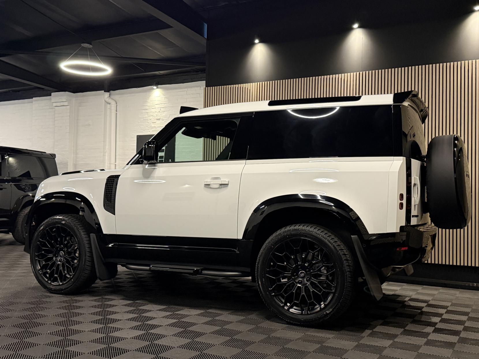 Land Rover Defender 90 3.0 D250 MHEV S Hard Top SUV 3dr Diesel Auto 4WD SWB Euro 6 (s/s) (250 ps)