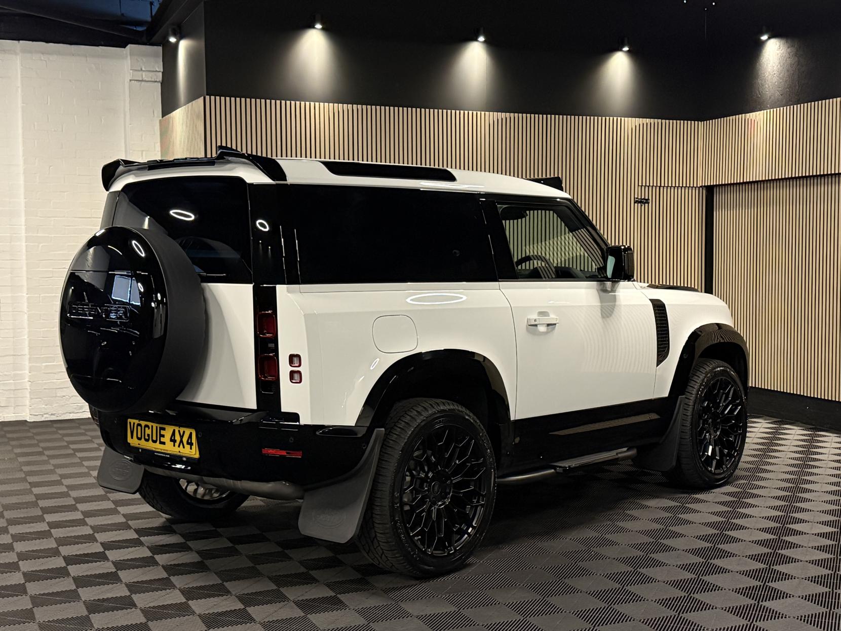 Land Rover Defender 90 3.0 D250 MHEV S Hard Top SUV 3dr Diesel Auto 4WD SWB Euro 6 (s/s) (250 ps)