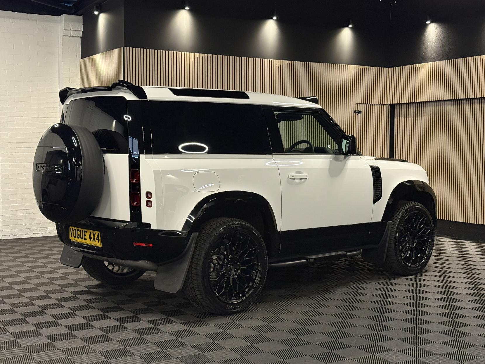 Land Rover Defender 90 3.0 D250 MHEV S Hard Top SUV 3dr Diesel Auto 4WD SWB Euro 6 (s/s) (250 ps)