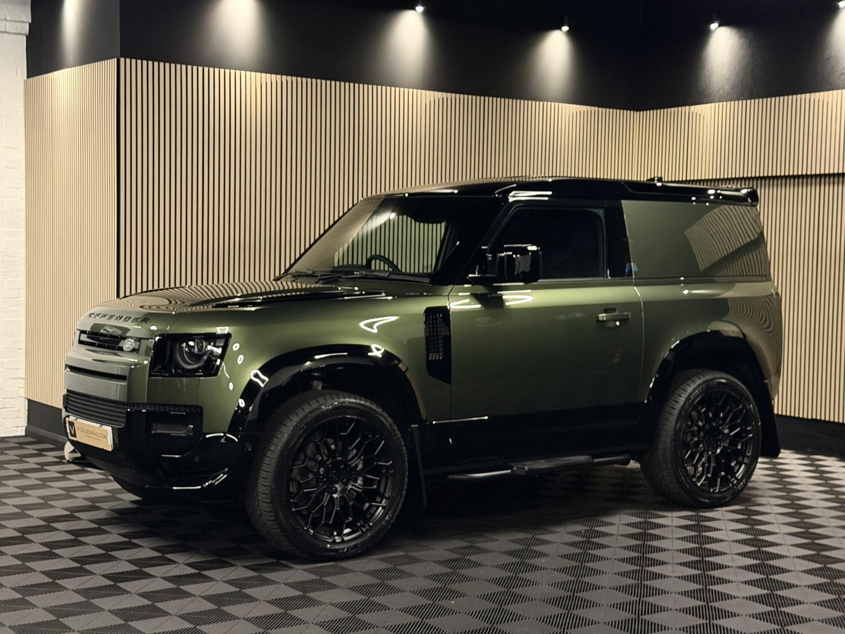 Land Rover Defender 90 3.0 D250 MHEV X-Dynamic SE Hard Top SUV 3dr Diesel Auto 4WD SWB Euro 6 (s/s) (249 ps)