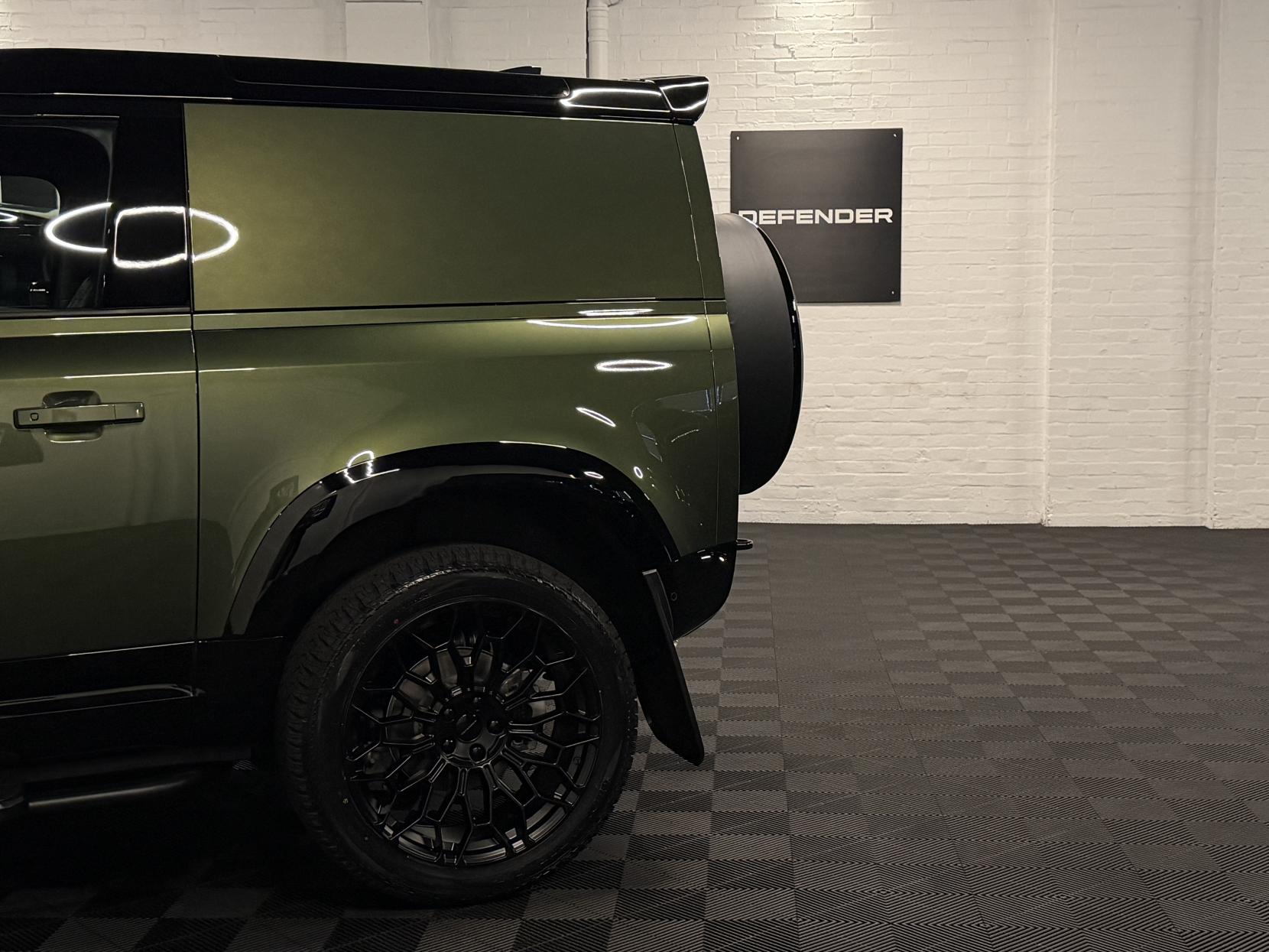 Land Rover Defender 90 3.0 D250 MHEV X-Dynamic SE Hard Top SUV 3dr Diesel Auto 4WD SWB Euro 6 (s/s) (249 ps)