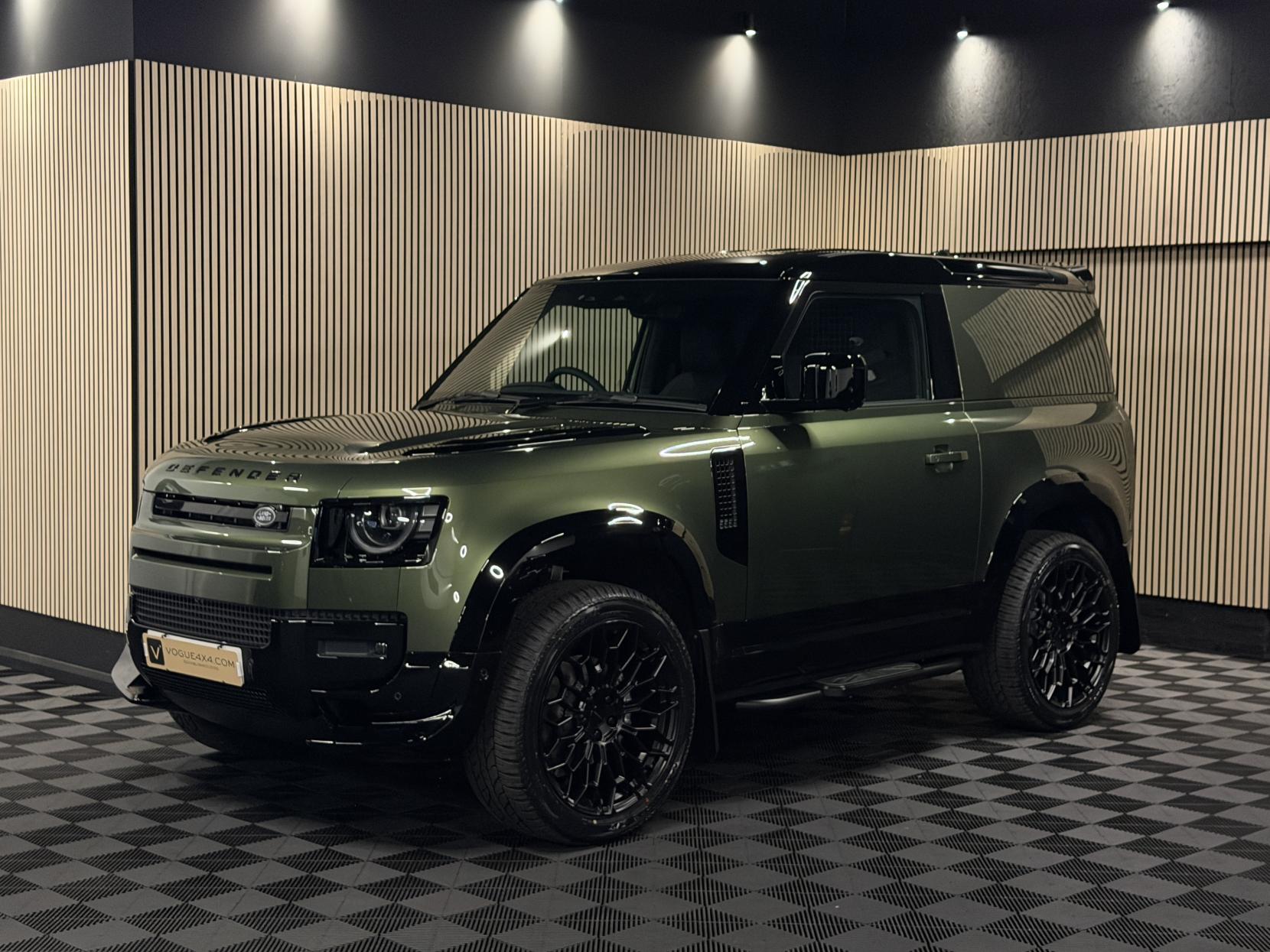 Land Rover Defender 90 3.0 D250 MHEV X-Dynamic SE Hard Top SUV 3dr Diesel Auto 4WD SWB Euro 6 (s/s) (249 ps)