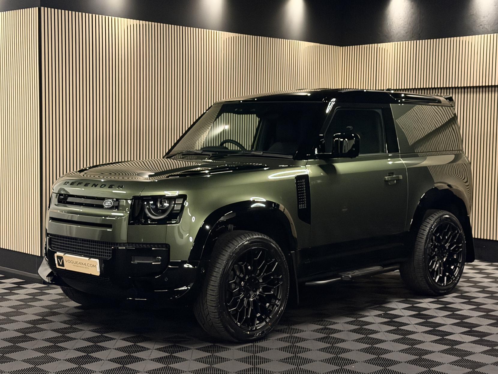 Land Rover Defender 90 3.0 D250 MHEV X-Dynamic SE Hard Top SUV 3dr Diesel Auto 4WD SWB Euro 6 (s/s) (249 ps)