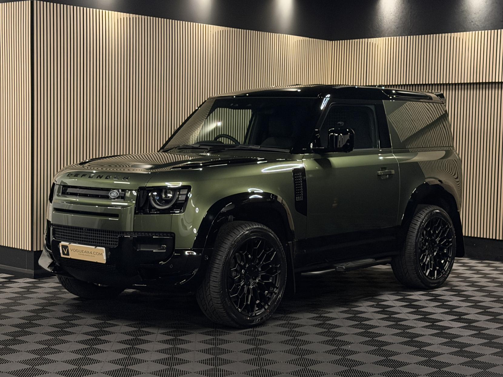 Land Rover Defender 90 3.0 D250 MHEV X-Dynamic SE Hard Top SUV 3dr Diesel Auto 4WD SWB Euro 6 (s/s) (249 ps)