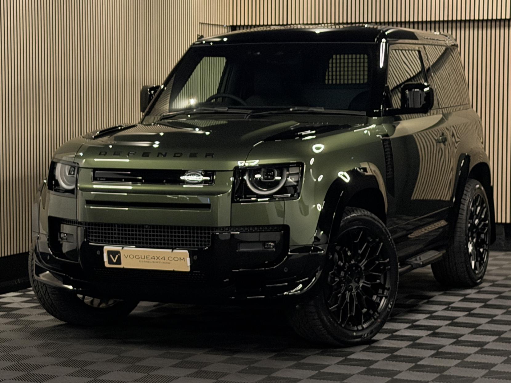 Land Rover Defender 90 3.0 D250 MHEV X-Dynamic SE Hard Top SUV 3dr Diesel Auto 4WD SWB Euro 6 (s/s) (249 ps)