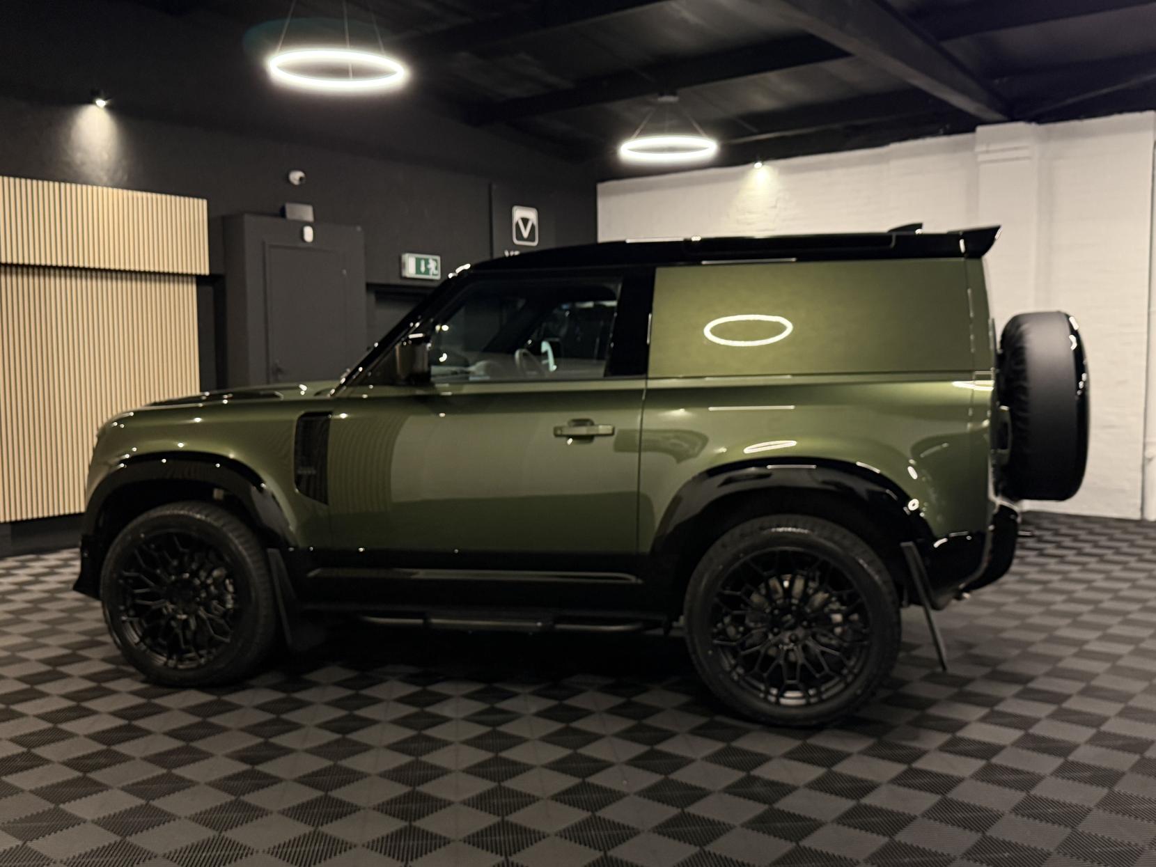 Land Rover Defender 90 3.0 D250 MHEV X-Dynamic SE Hard Top SUV 3dr Diesel Auto 4WD SWB Euro 6 (s/s) (249 ps)