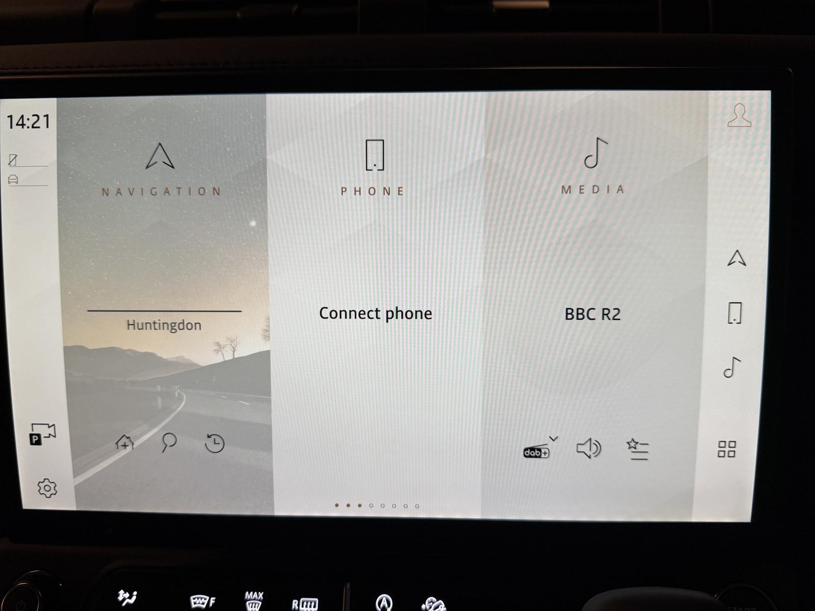 Land Rover Defender 90 3.0 D250 MHEV X-Dynamic SE Hard Top SUV 3dr Diesel Auto 4WD SWB Euro 6 (s/s) (249 ps)