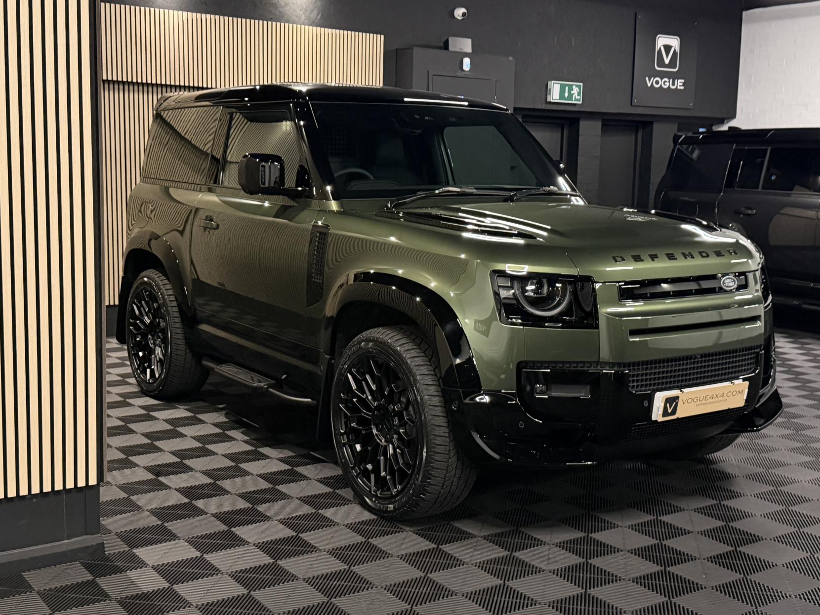 Land Rover Defender 90 3.0 D250 MHEV X-Dynamic SE Hard Top SUV 3dr Diesel Auto 4WD SWB Euro 6 (s/s) (249 ps)