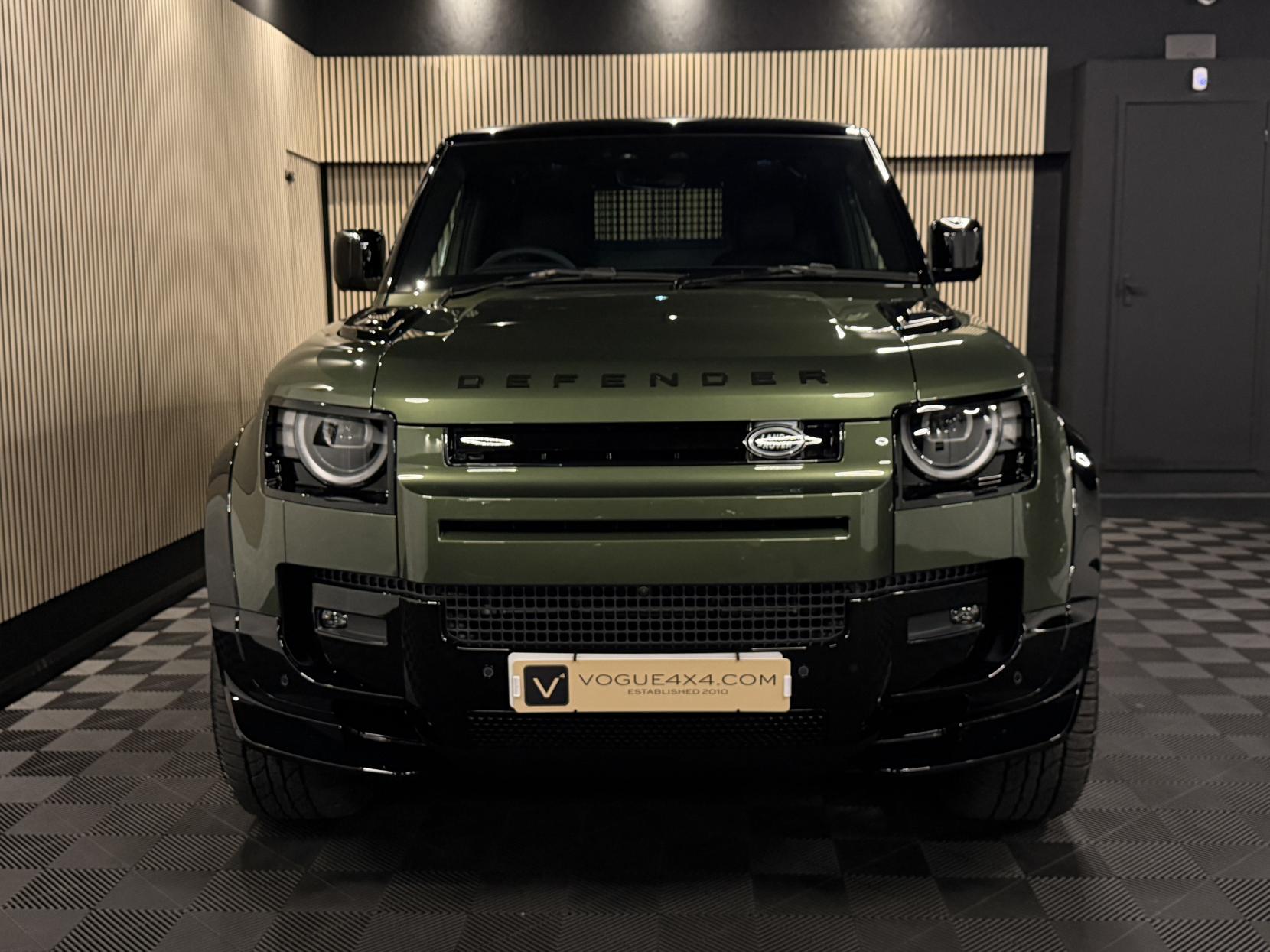 Land Rover Defender 90 3.0 D250 MHEV X-Dynamic SE Hard Top SUV 3dr Diesel Auto 4WD SWB Euro 6 (s/s) (249 ps)