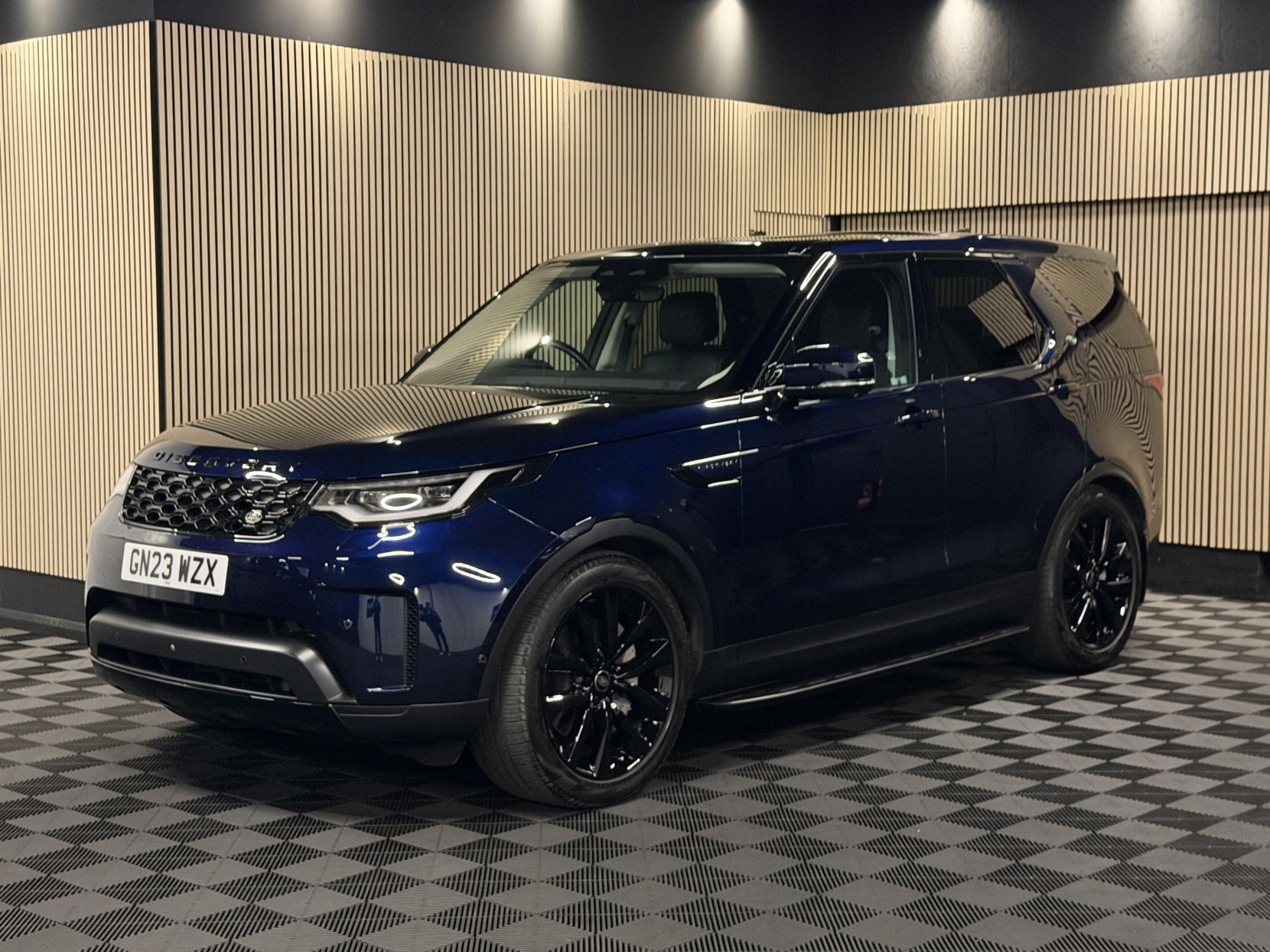 Land Rover Discovery 3.0 D300 MHEV SE SUV 5dr Diesel Auto 4WD Euro 6 (s/s) (300 ps)