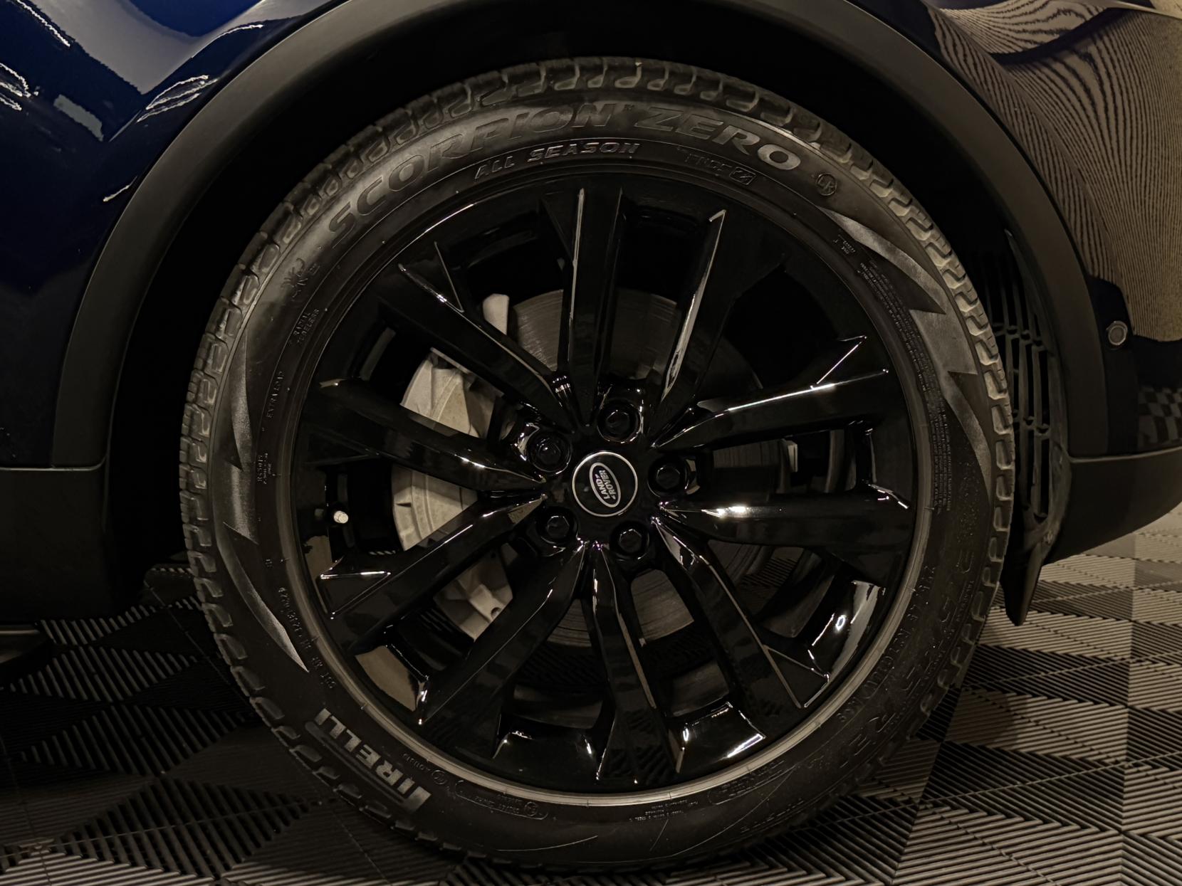 Land Rover Discovery 3.0 D300 MHEV SE SUV 5dr Diesel Auto 4WD Euro 6 (s/s) (300 ps)