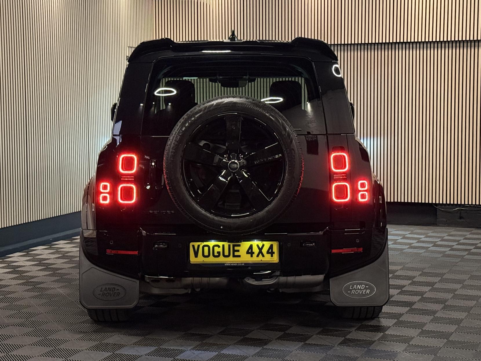 Land Rover Defender 110 3.0 D350 MHEV X-Dynamic HSE Hard Top SUV 5dr Diesel Auto 4WD MWB Euro 6 (s/s) (350 ps)