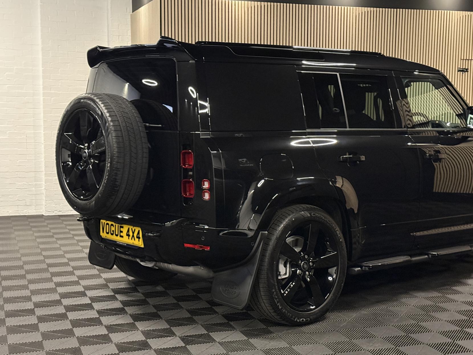 Land Rover Defender 110 3.0 D350 MHEV X-Dynamic HSE Hard Top SUV 5dr Diesel Auto 4WD MWB Euro 6 (s/s) (350 ps)