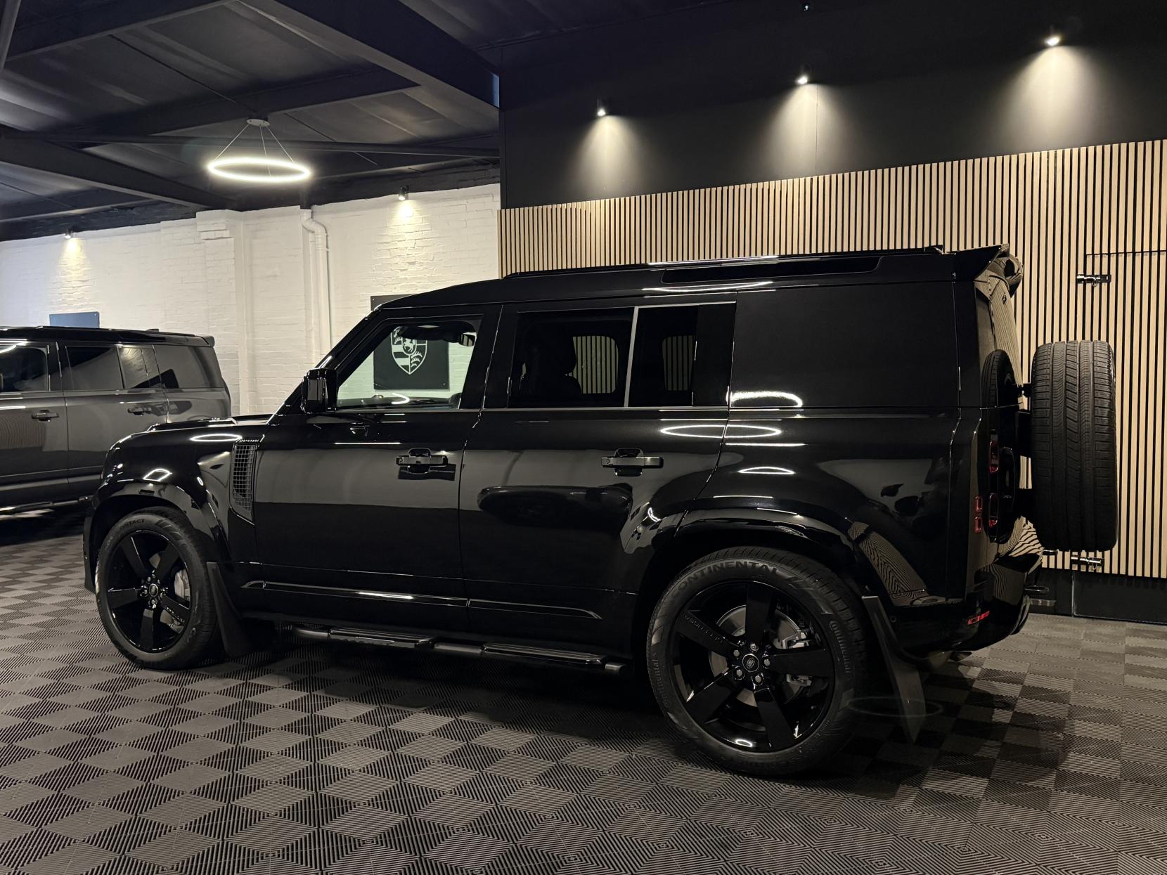 Land Rover Defender 110 3.0 D350 MHEV X-Dynamic HSE Hard Top SUV 5dr Diesel Auto 4WD MWB Euro 6 (s/s) (350 ps)
