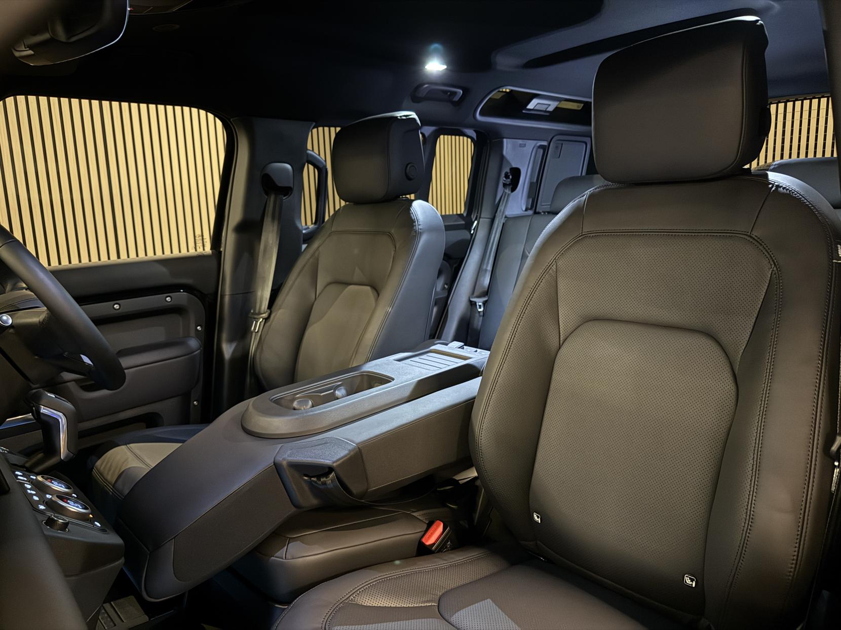 Land Rover Defender 110 3.0 D350 MHEV X-Dynamic HSE Hard Top SUV 5dr Diesel Auto 4WD MWB Euro 6 (s/s) (350 ps)