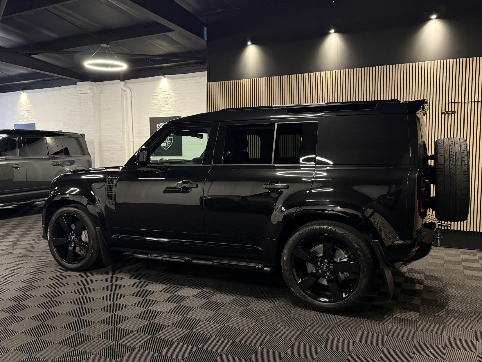 Land Rover Defender 110 3.0 D350 MHEV X-Dynamic HSE Hard Top SUV 5dr Diesel Auto 4WD MWB Euro 6 (s/s) (350 ps)