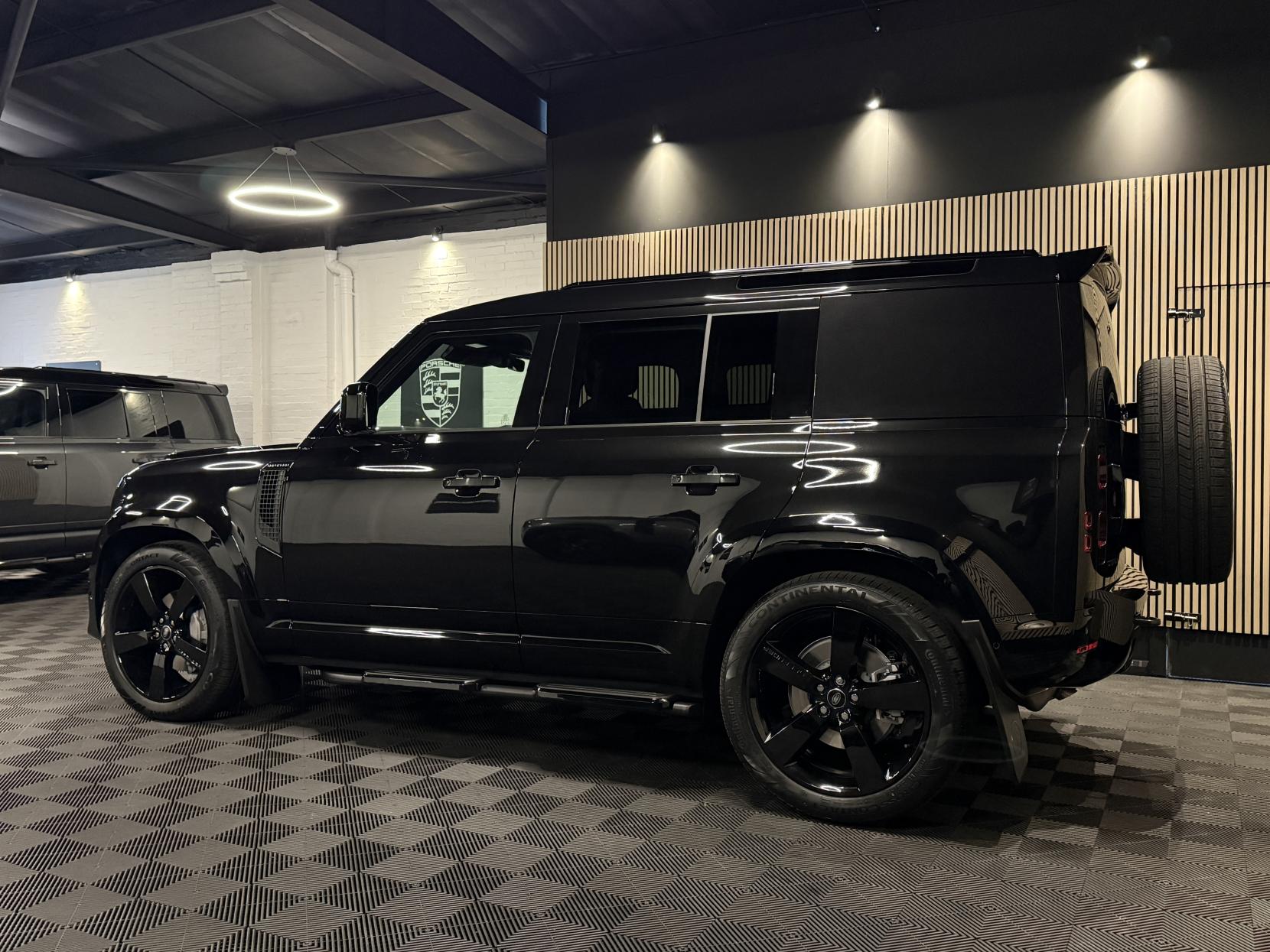Land Rover Defender 110 3.0 D350 MHEV X-Dynamic HSE Hard Top SUV 5dr Diesel Auto 4WD MWB Euro 6 (s/s) (350 ps)