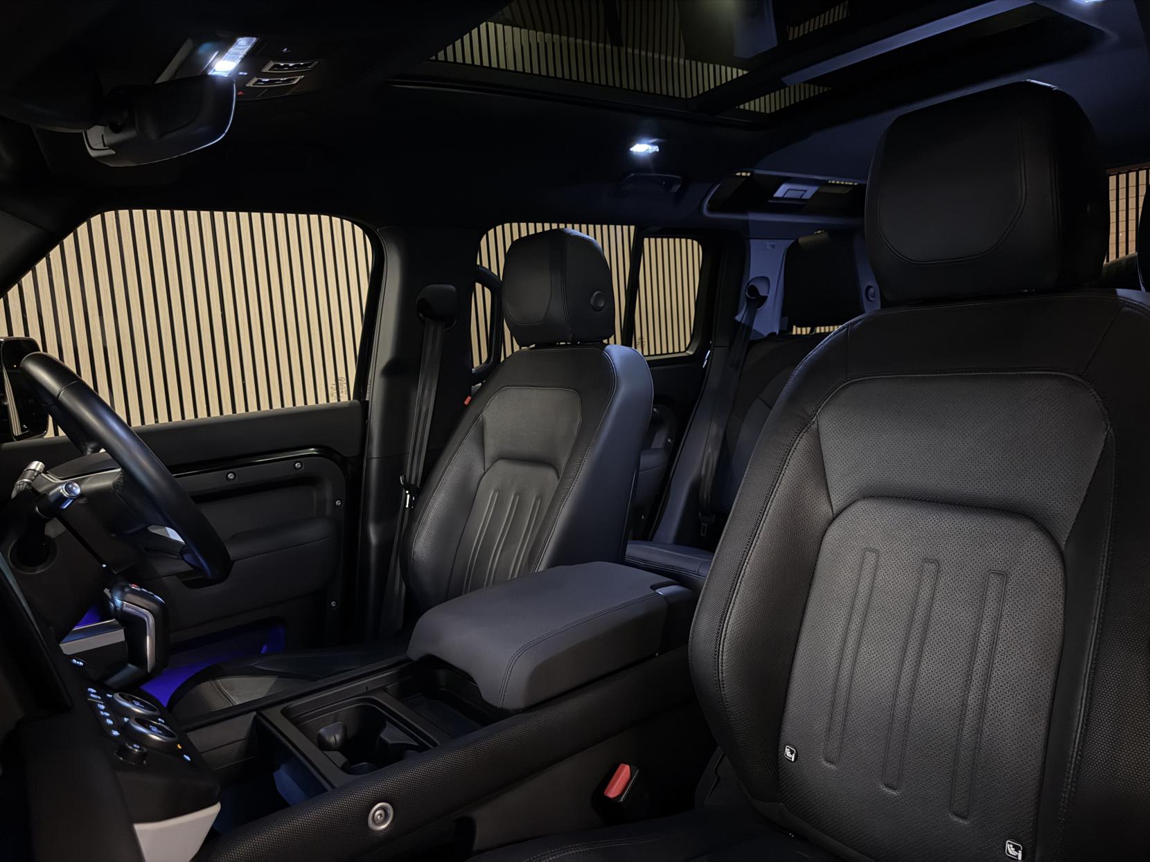 Land Rover Defender 110 3.0 D250 MHEV X-Dynamic SE SUV 5dr Diesel Auto 4WD Euro 6 (s/s) (250 ps)