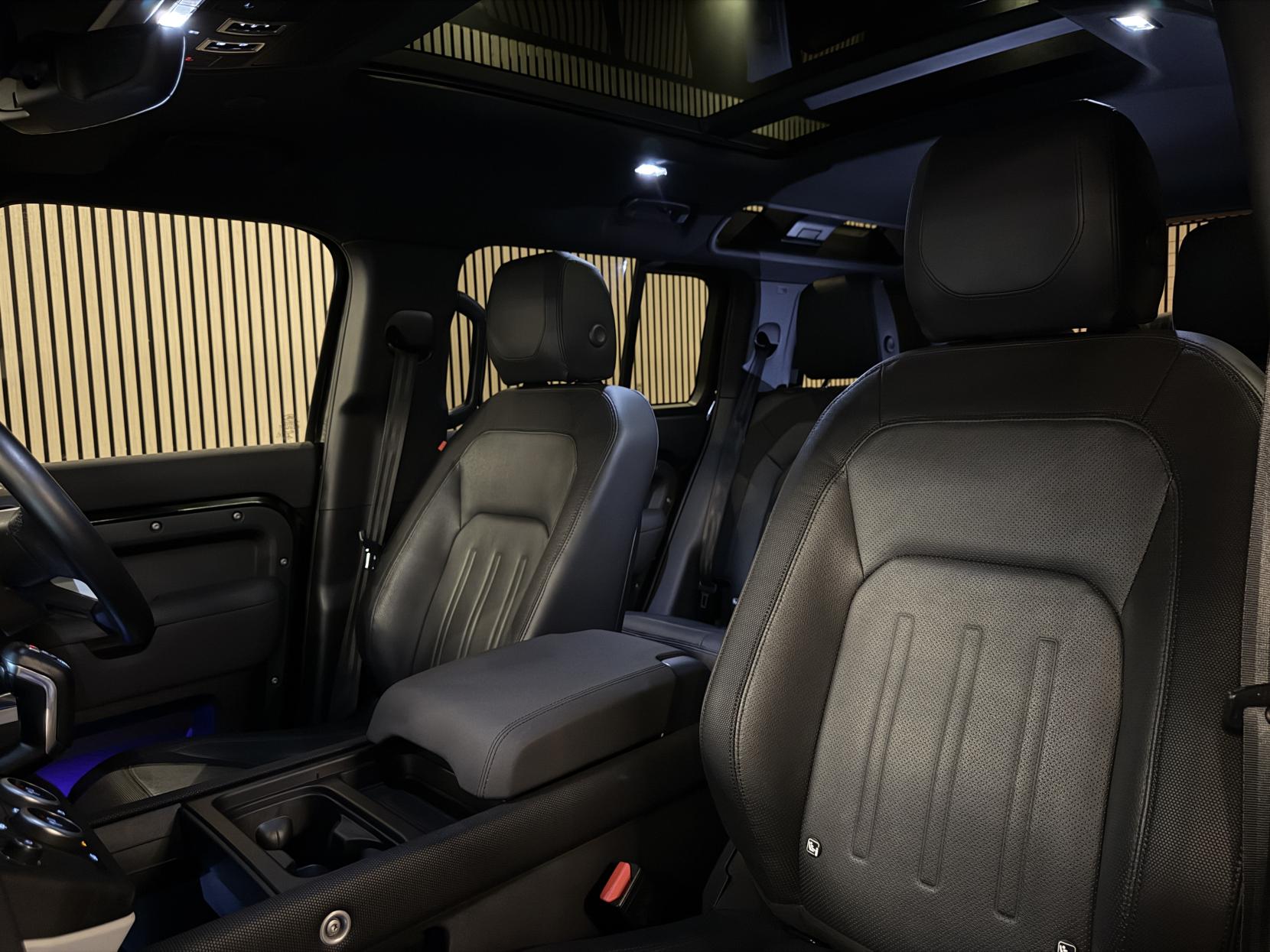 Land Rover Defender 110 3.0 D250 MHEV X-Dynamic SE SUV 5dr Diesel Auto 4WD Euro 6 (s/s) (250 ps)