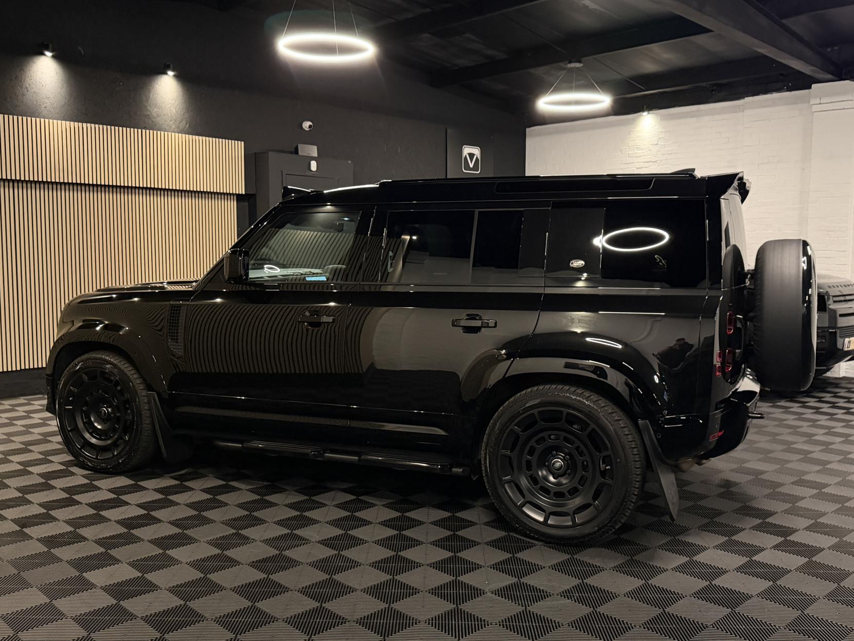 Land Rover Defender 110 3.0 D250 MHEV X-Dynamic SE SUV 5dr Diesel Auto 4WD Euro 6 (s/s) (250 ps)