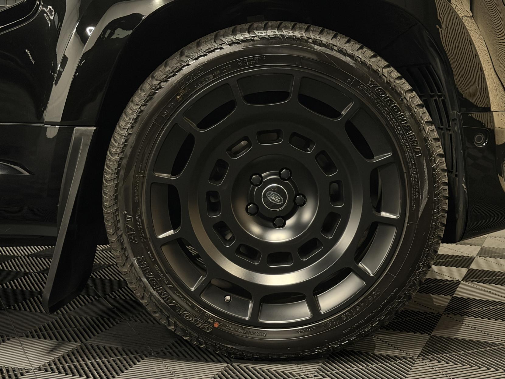 Land Rover Defender 110 3.0 D250 MHEV X-Dynamic SE SUV 5dr Diesel Auto 4WD Euro 6 (s/s) (250 ps)