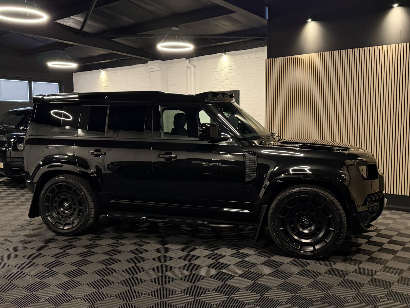 Land Rover Defender 110 3.0 D250 MHEV X-Dynamic SE SUV 5dr Diesel Auto 4WD Euro 6 (s/s) (250 ps)