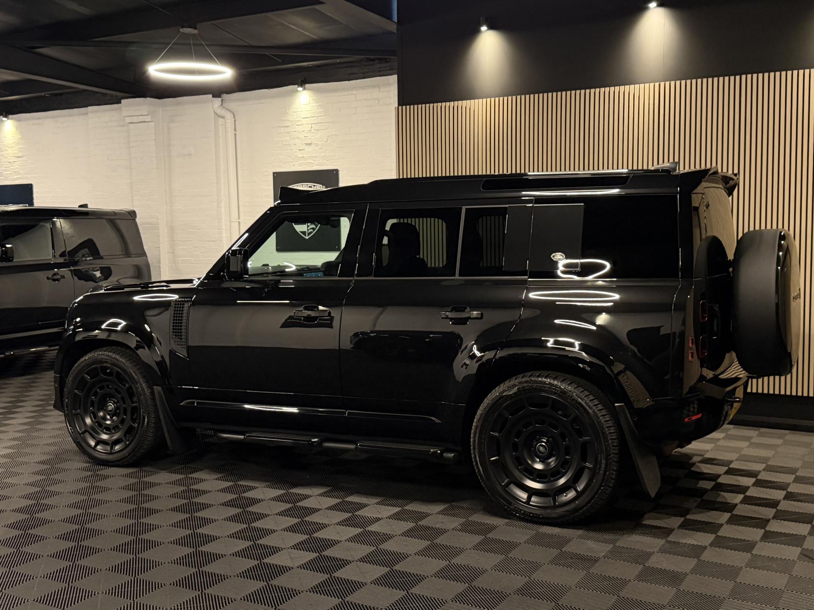 Land Rover Defender 110 3.0 D250 MHEV X-Dynamic SE SUV 5dr Diesel Auto 4WD Euro 6 (s/s) (250 ps)