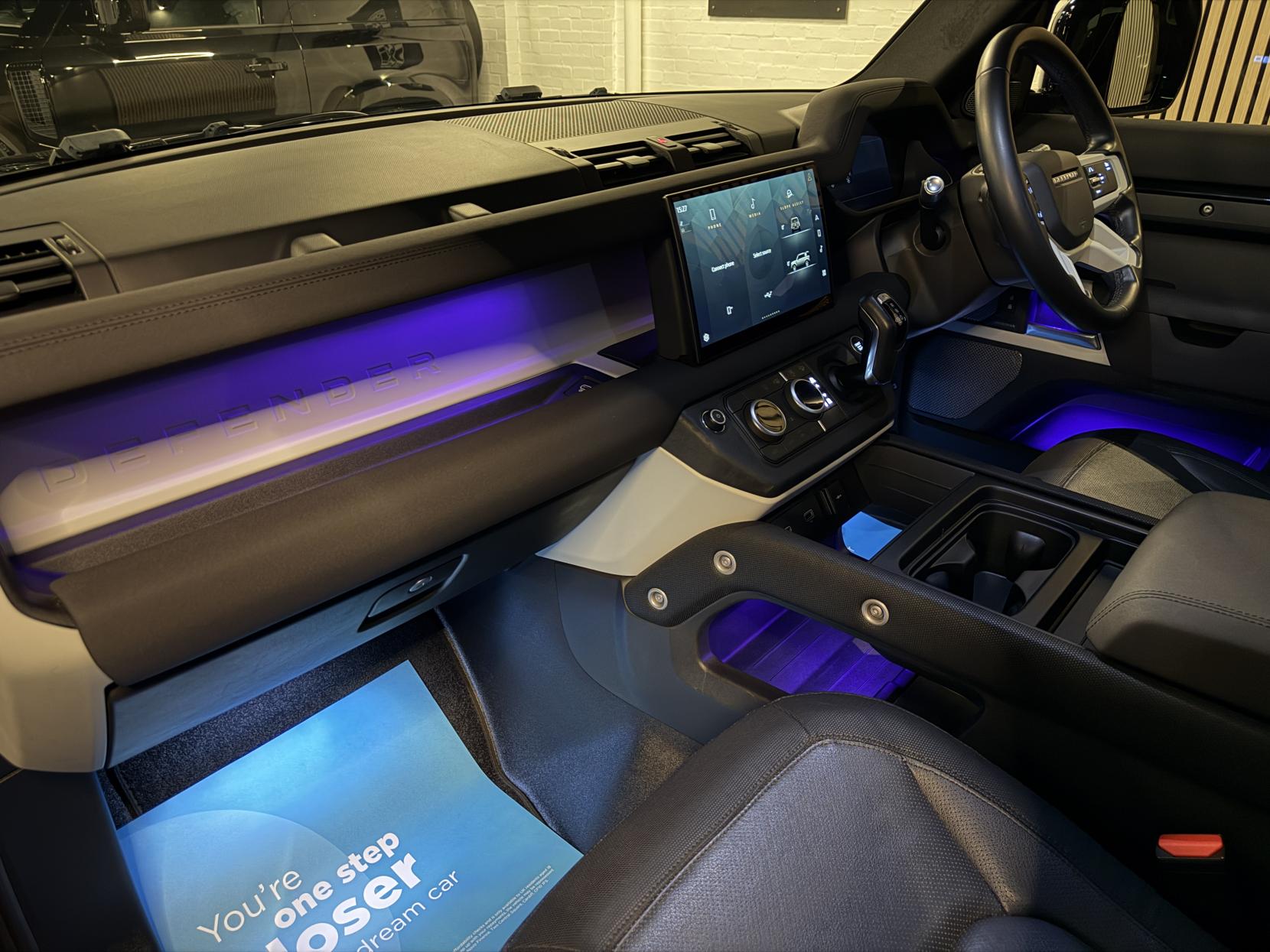 Land Rover Defender 110 3.0 D250 MHEV X-Dynamic SE SUV 5dr Diesel Auto 4WD Euro 6 (s/s) (250 ps)