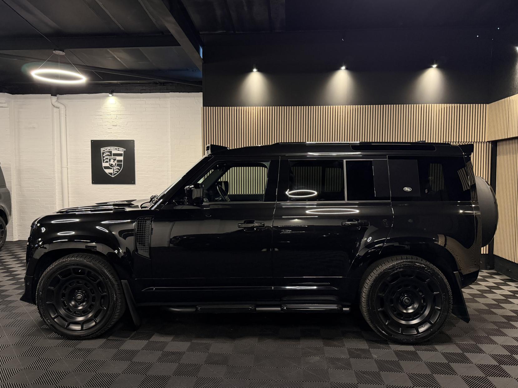 Land Rover Defender 110 3.0 D250 MHEV X-Dynamic SE SUV 5dr Diesel Auto 4WD Euro 6 (s/s) (250 ps)