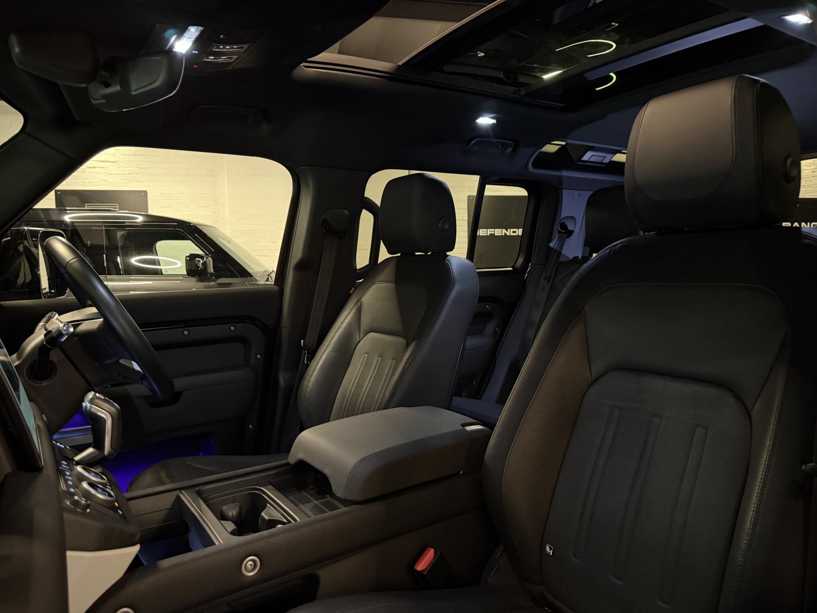 Land Rover Defender 110 3.0 D250 MHEV X-Dynamic SE SUV 5dr Diesel Auto 4WD Euro 6 (s/s) (250 ps)